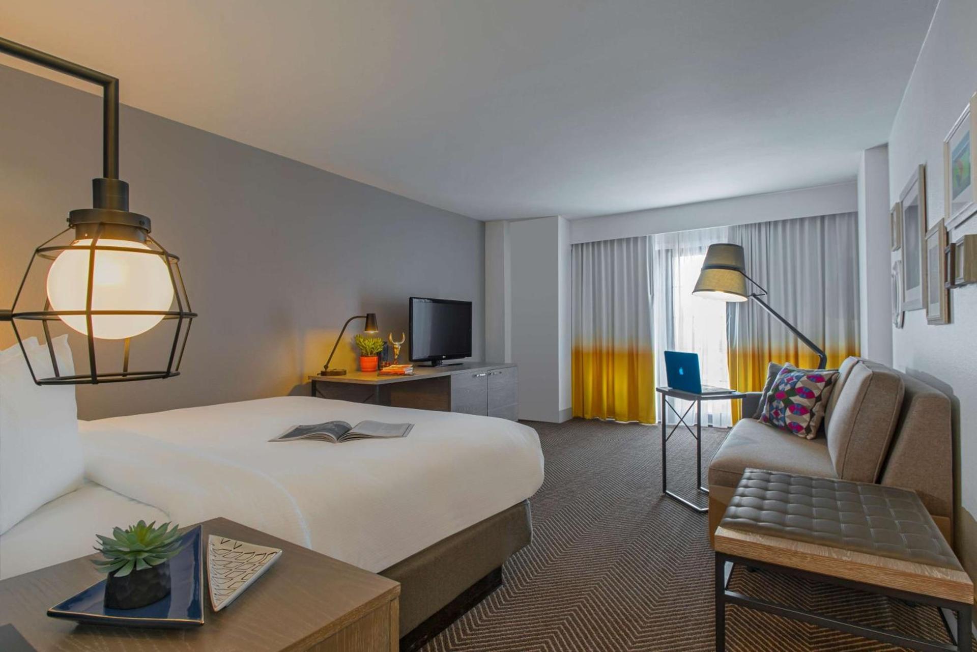 DoubleTree by Hilton Austin photo 16
