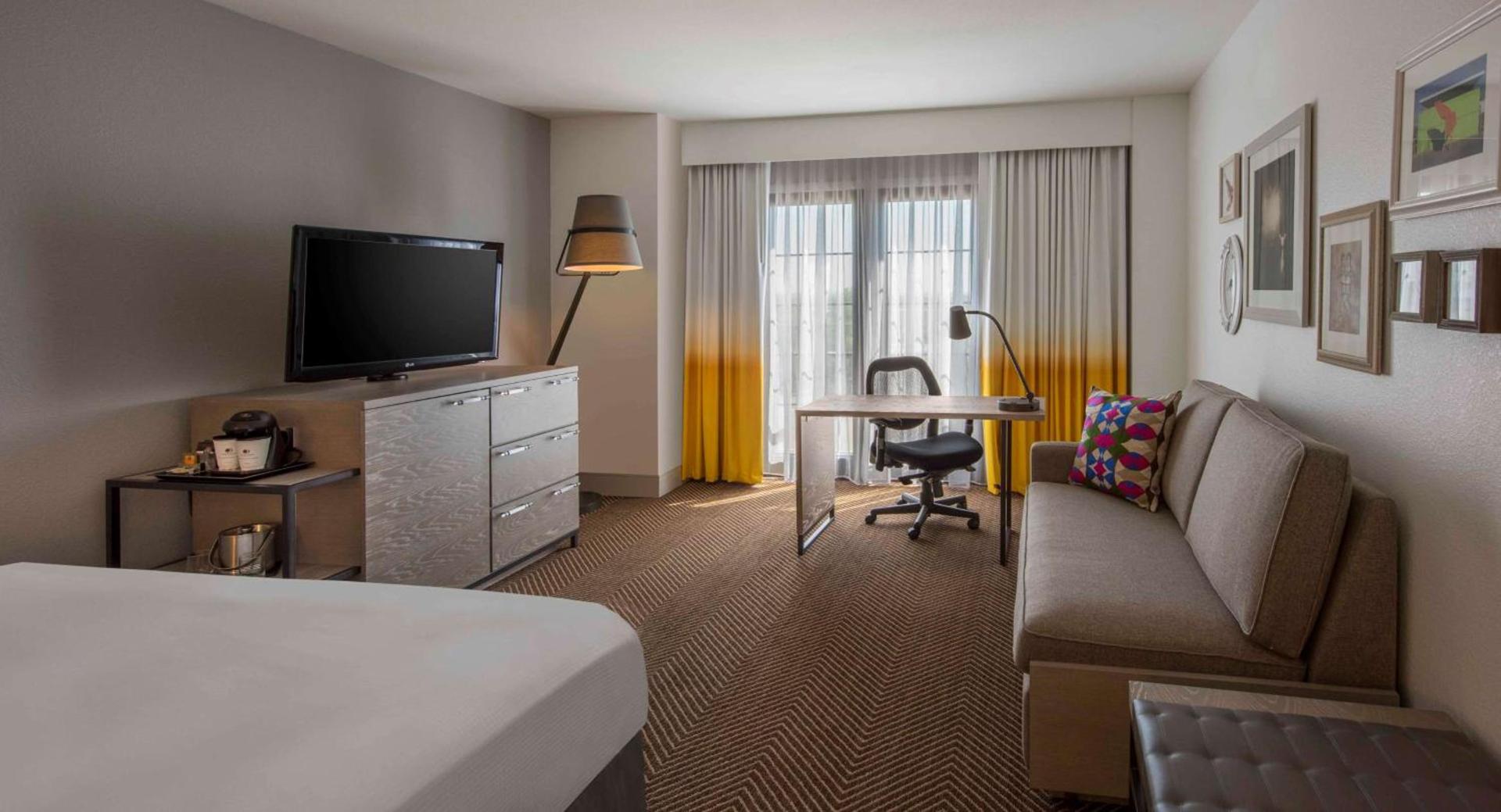 DoubleTree by Hilton Austin photo 17