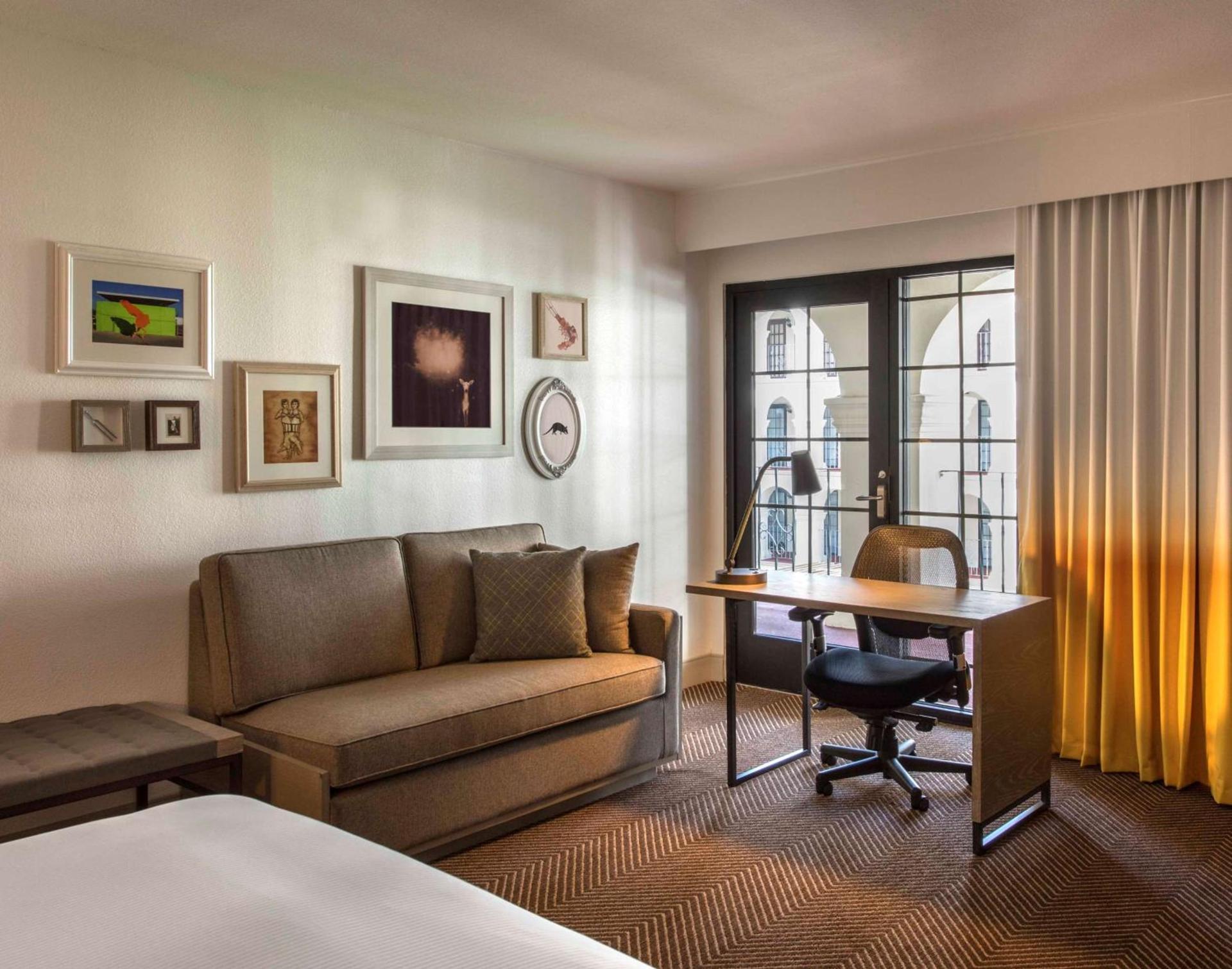 DoubleTree by Hilton Austin photo 20