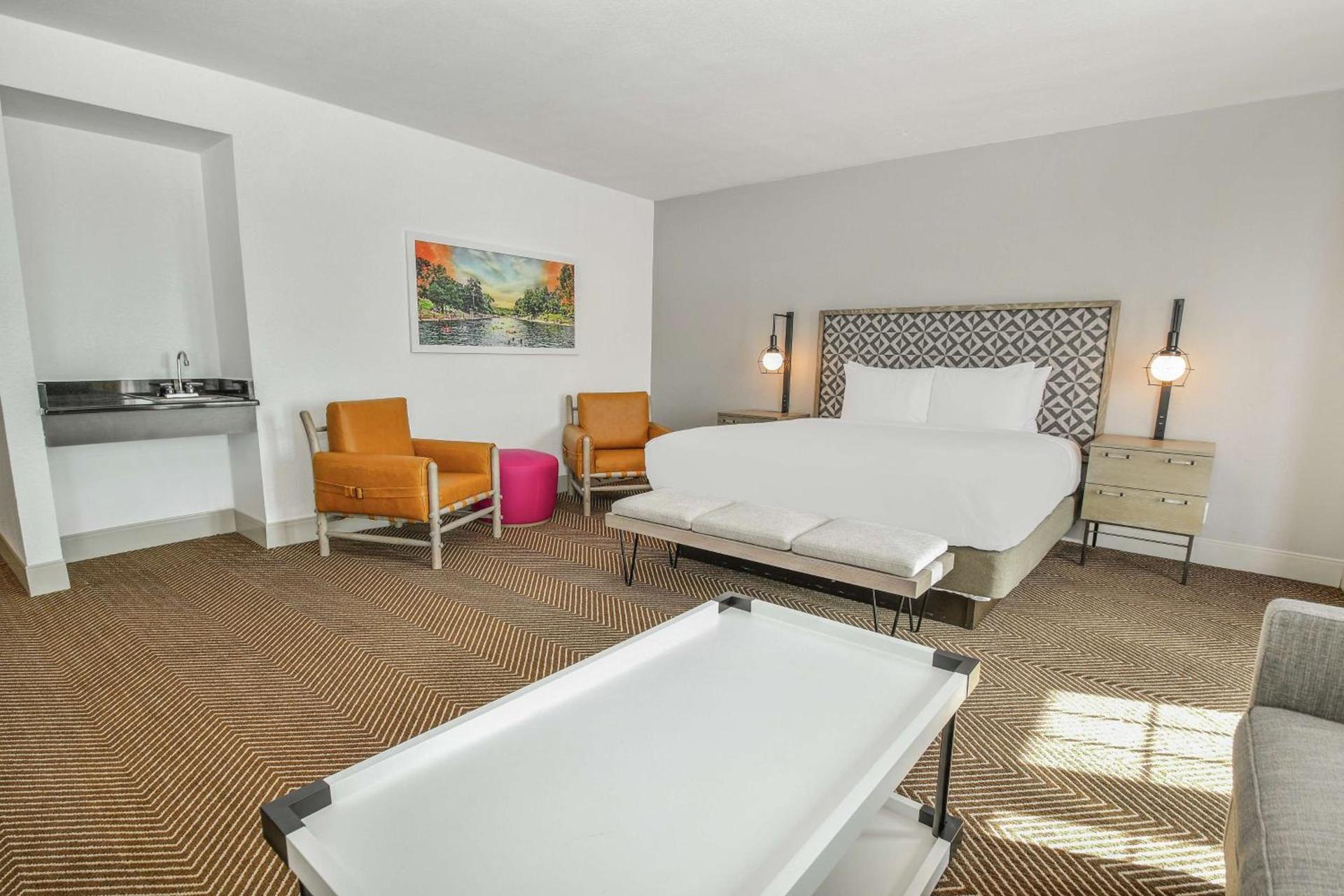 DoubleTree by Hilton Austin photo 25