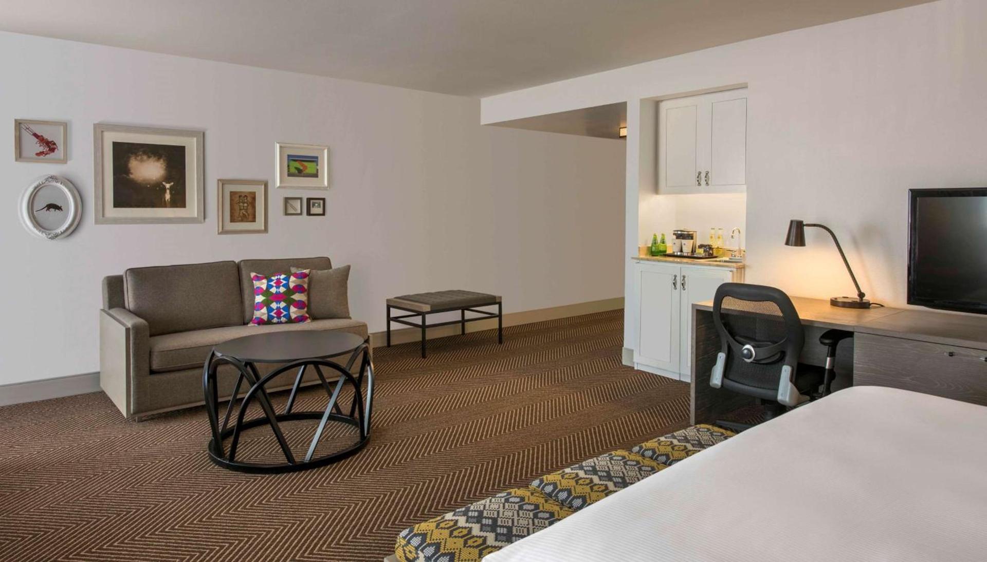 DoubleTree by Hilton Austin photo 29
