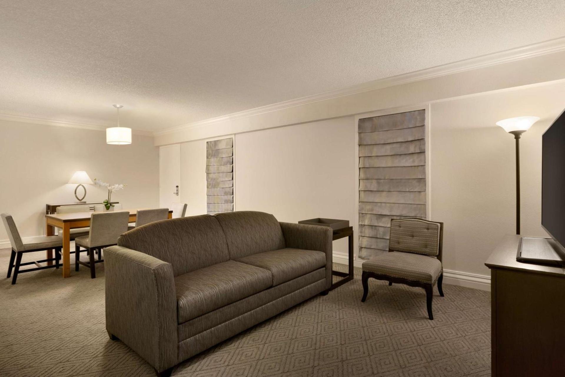 Embassy Suites Boca Raton photo 38