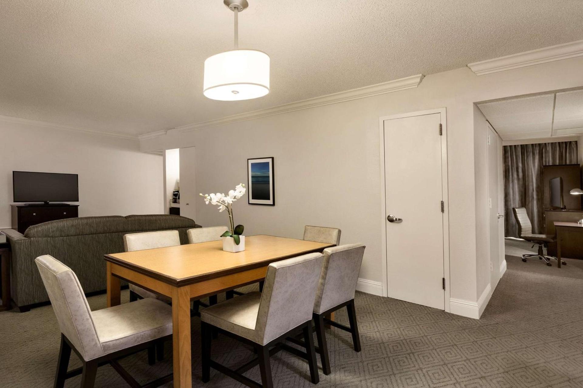 Embassy Suites Boca Raton photo 39