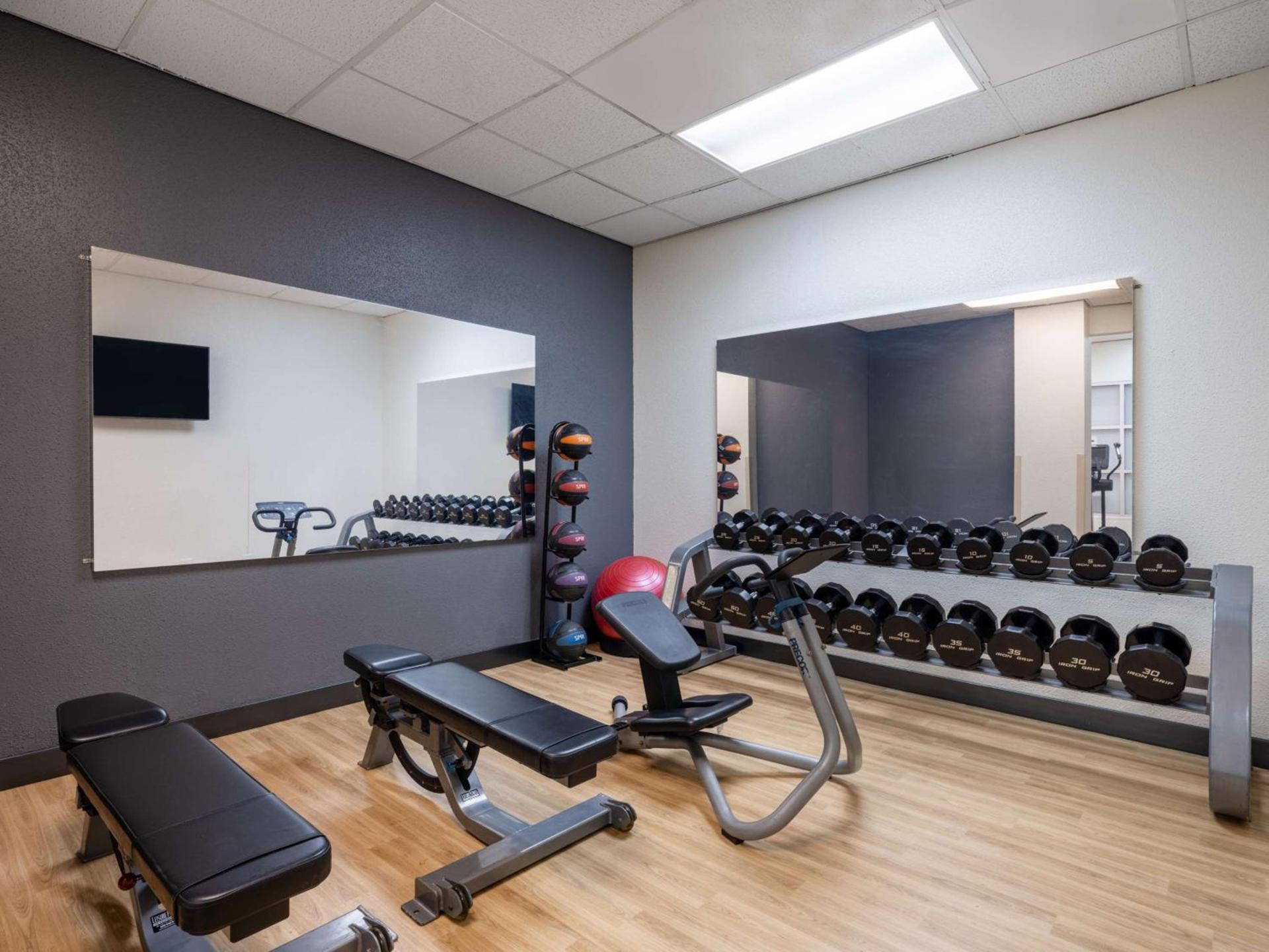 Embassy Suites Baltimore - North/Hunt Valley photo 17