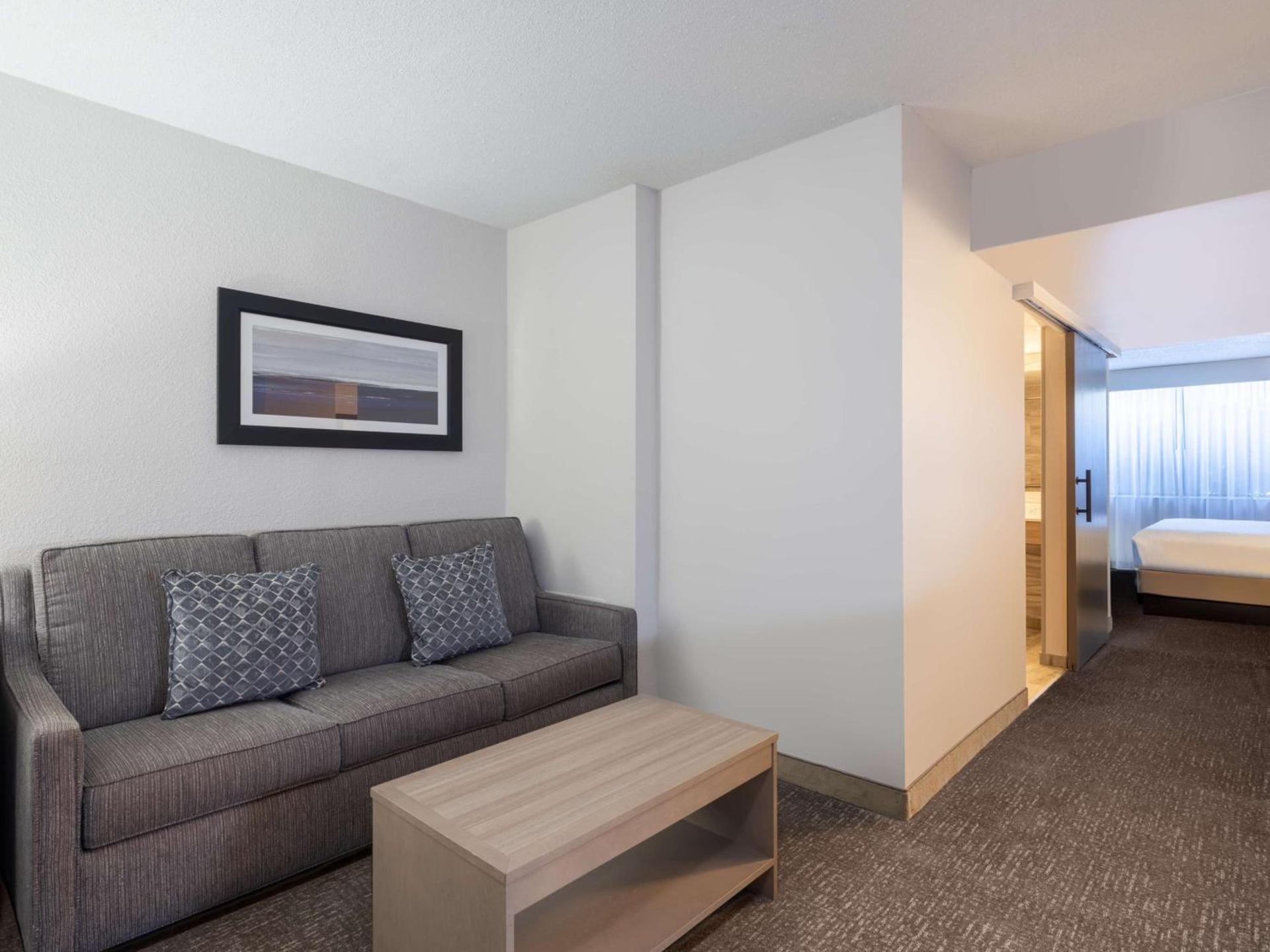 Embassy Suites Baltimore - North/Hunt Valley photo 28