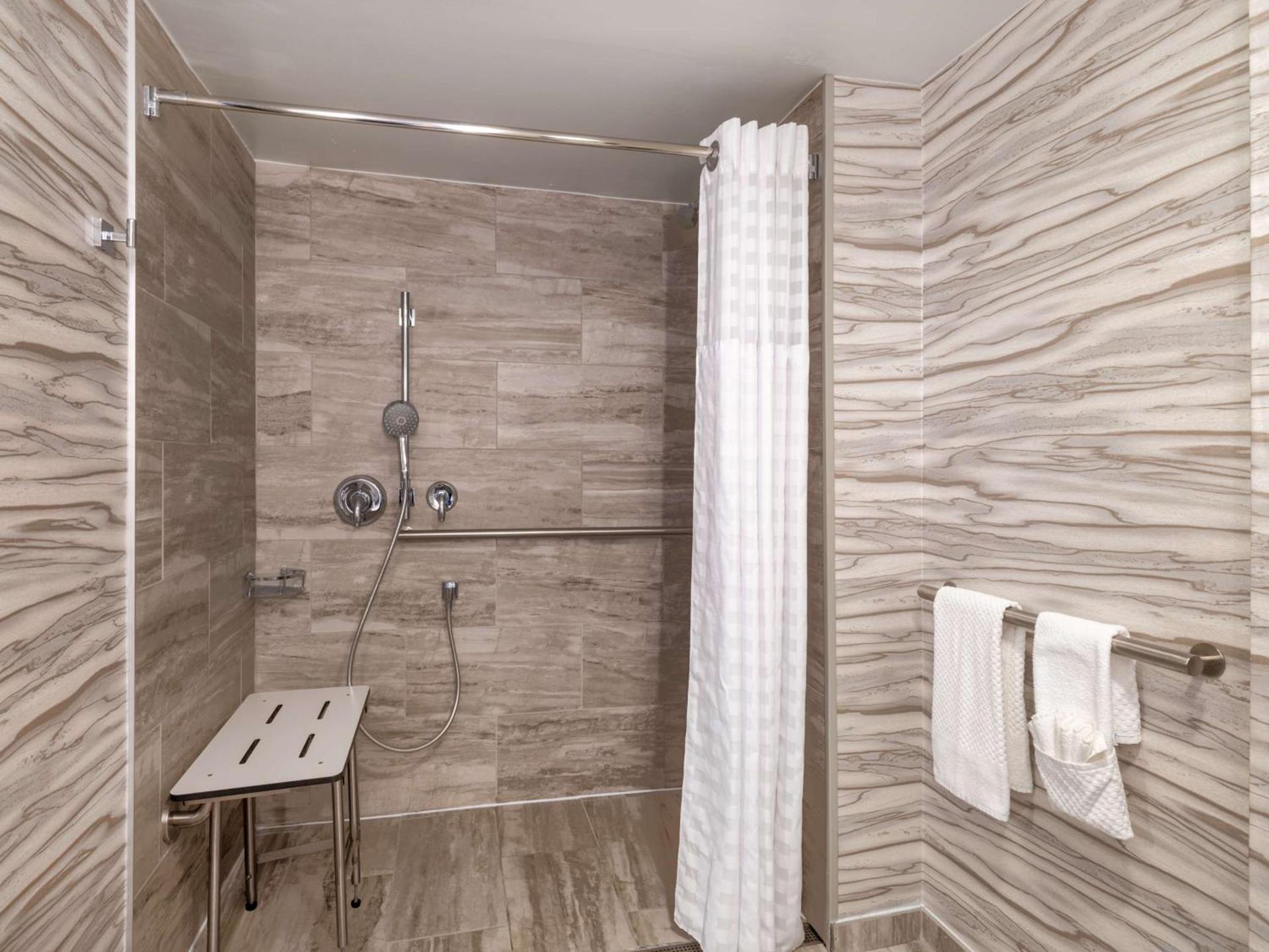 Embassy Suites Baltimore - North/Hunt Valley photo 33