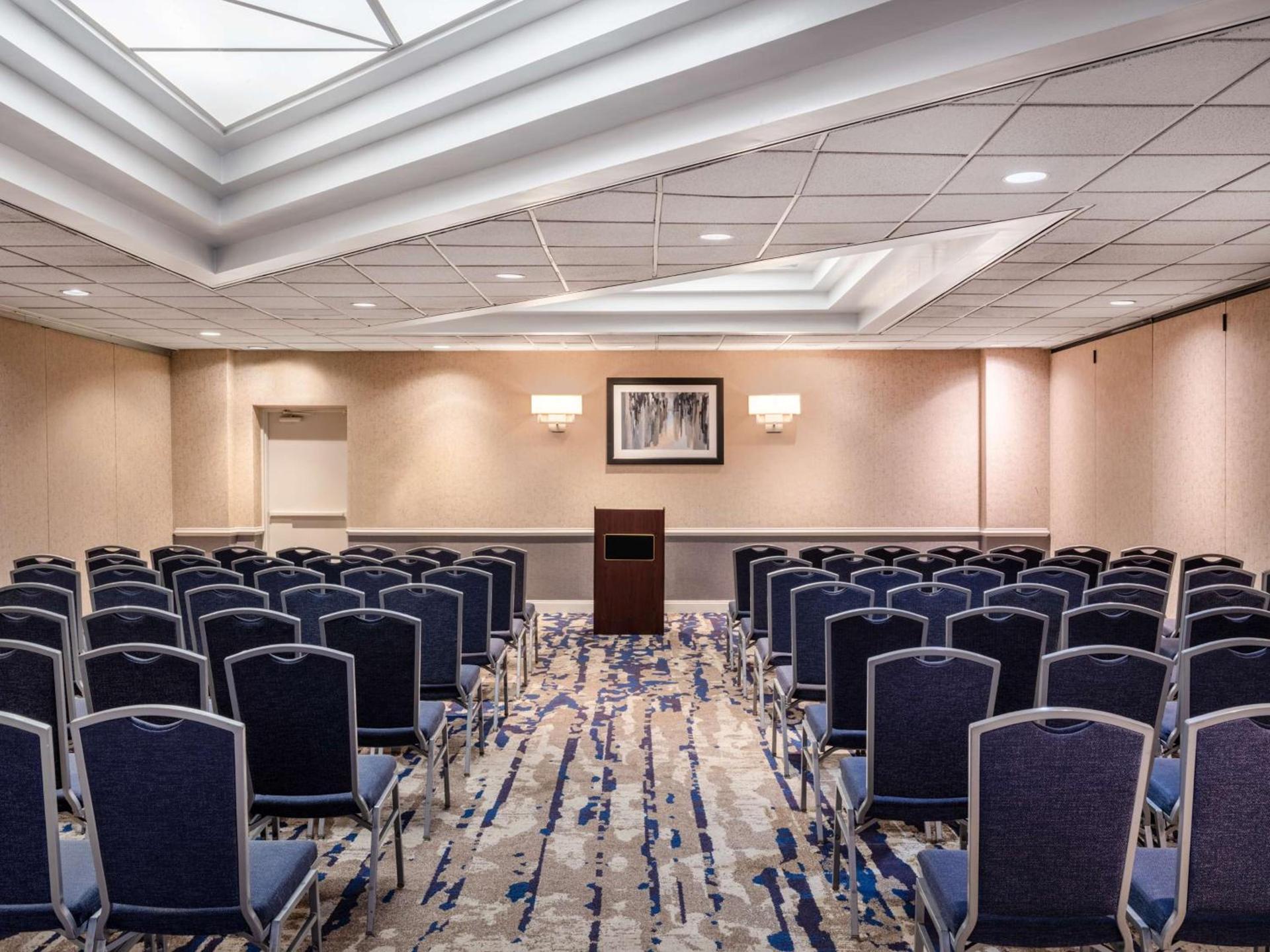 Embassy Suites Baltimore - North/Hunt Valley photo 41