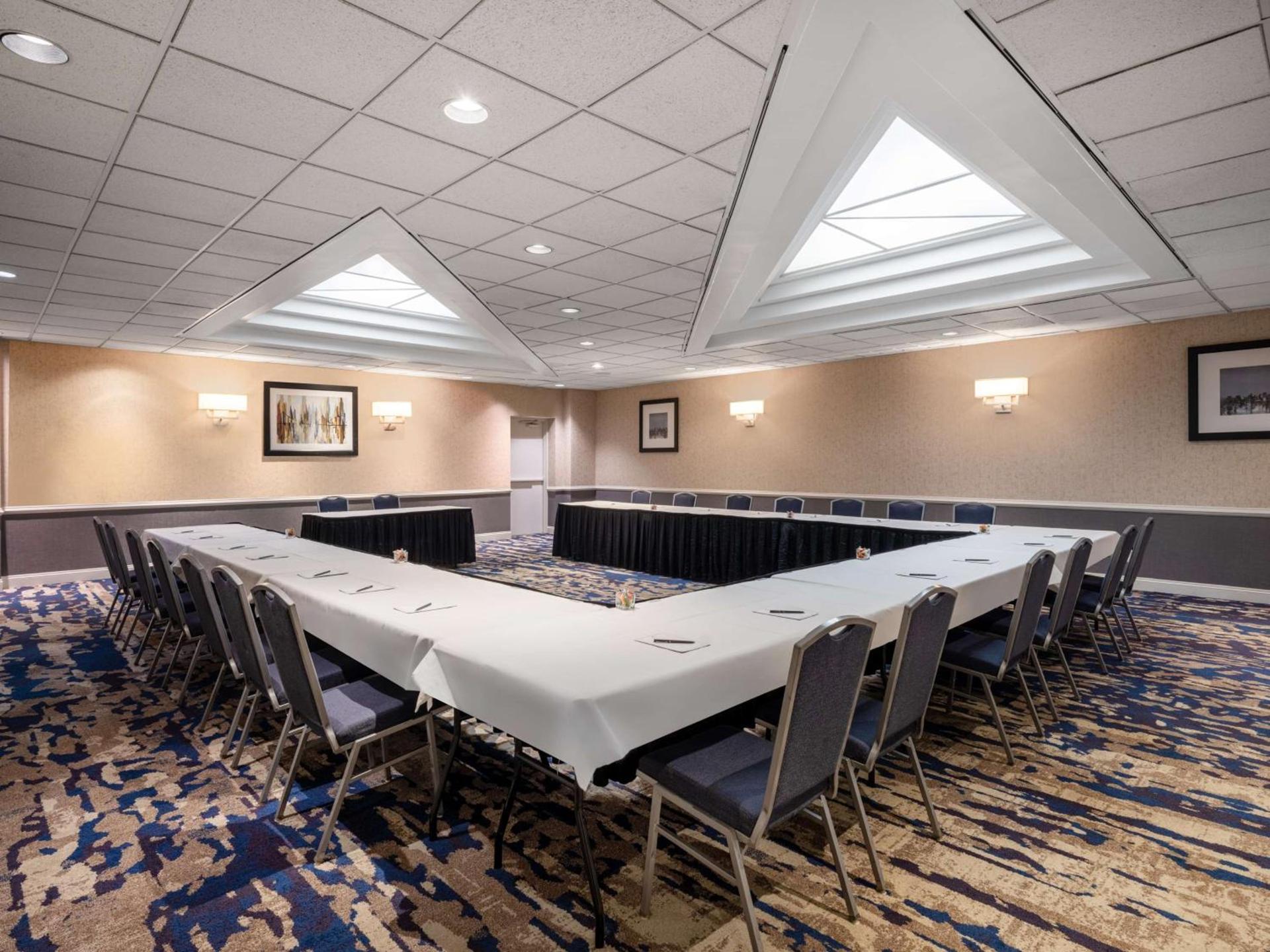 Embassy Suites Baltimore - North/Hunt Valley photo 43