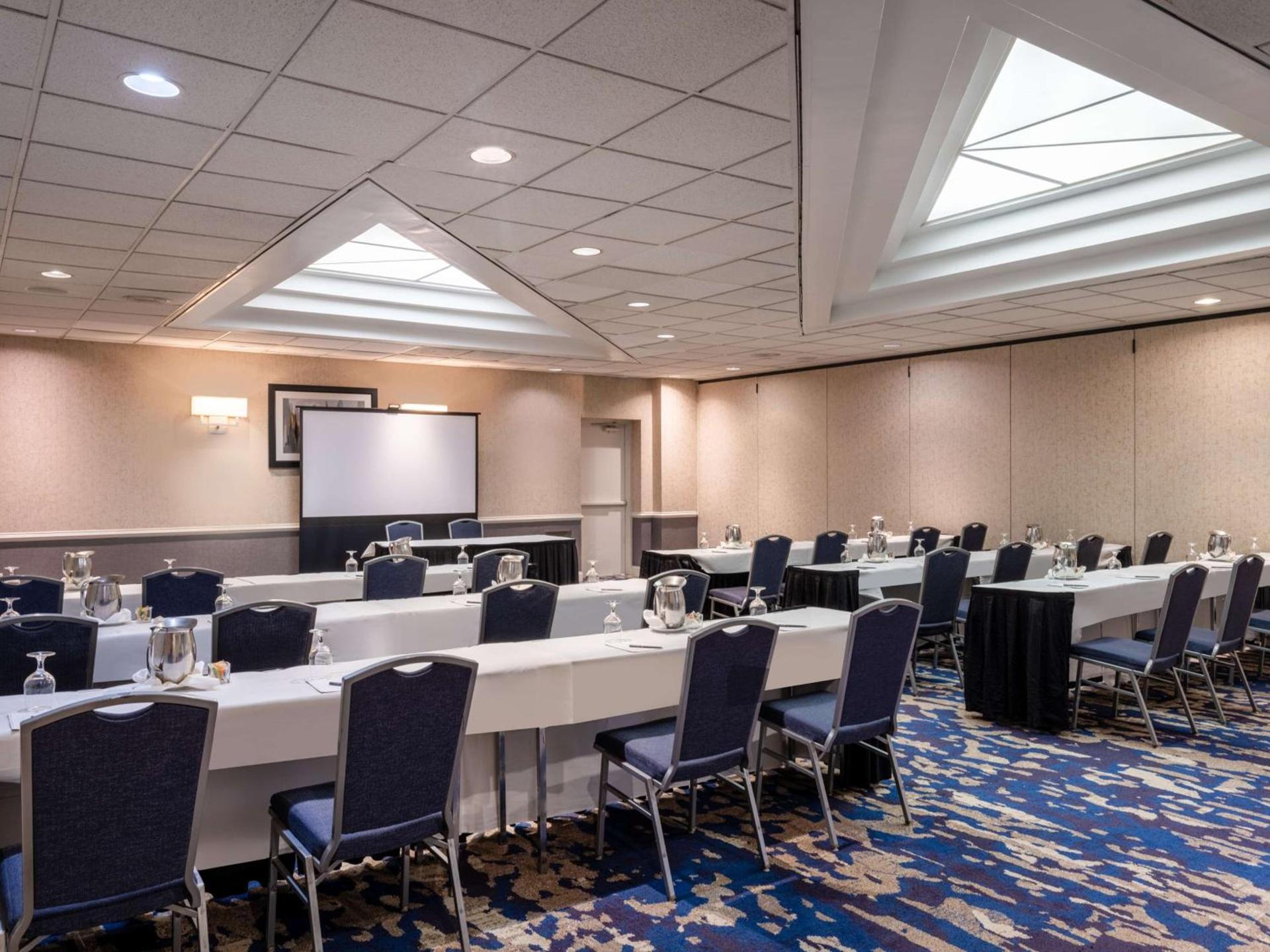 Embassy Suites Baltimore - North/Hunt Valley photo 45
