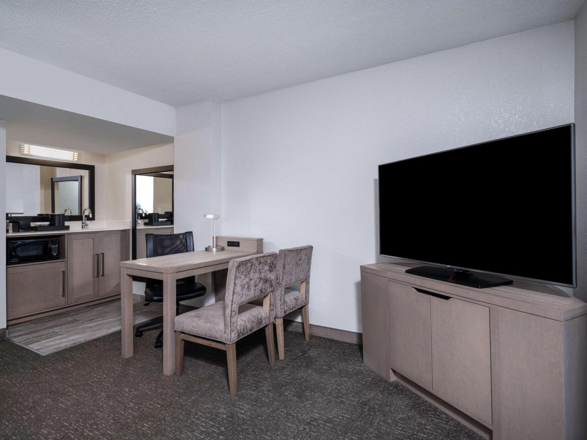 Embassy Suites Baltimore - North/Hunt Valley photo 48