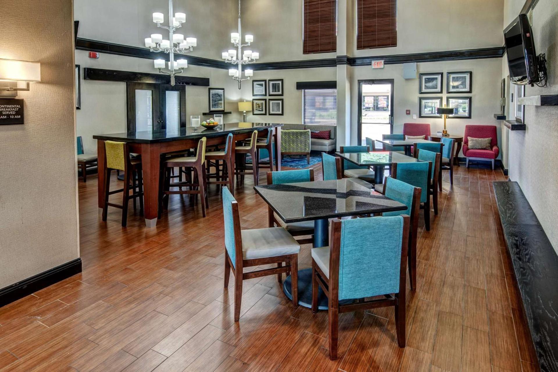 Hampton Inn Batesville photo 4