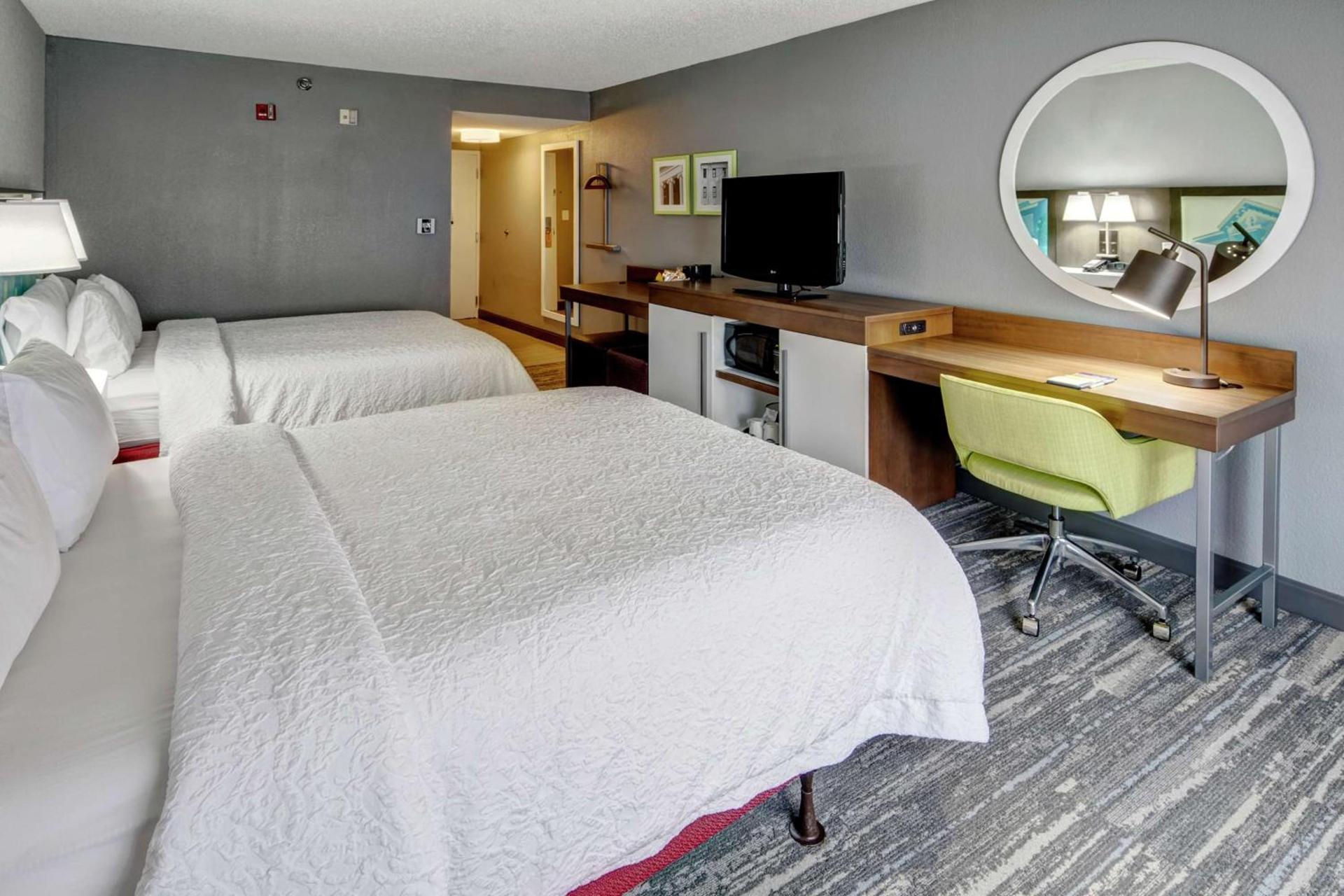 Hampton Inn Batesville photo 9