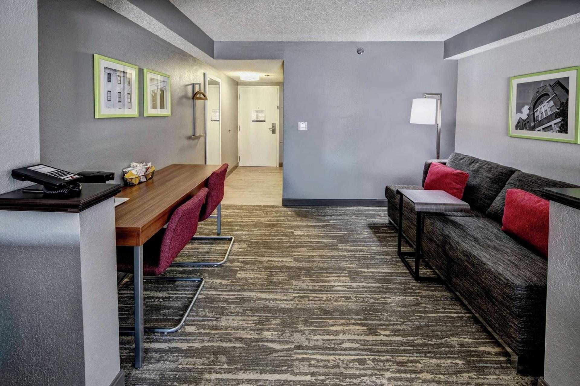 Hampton Inn Batesville photo 12