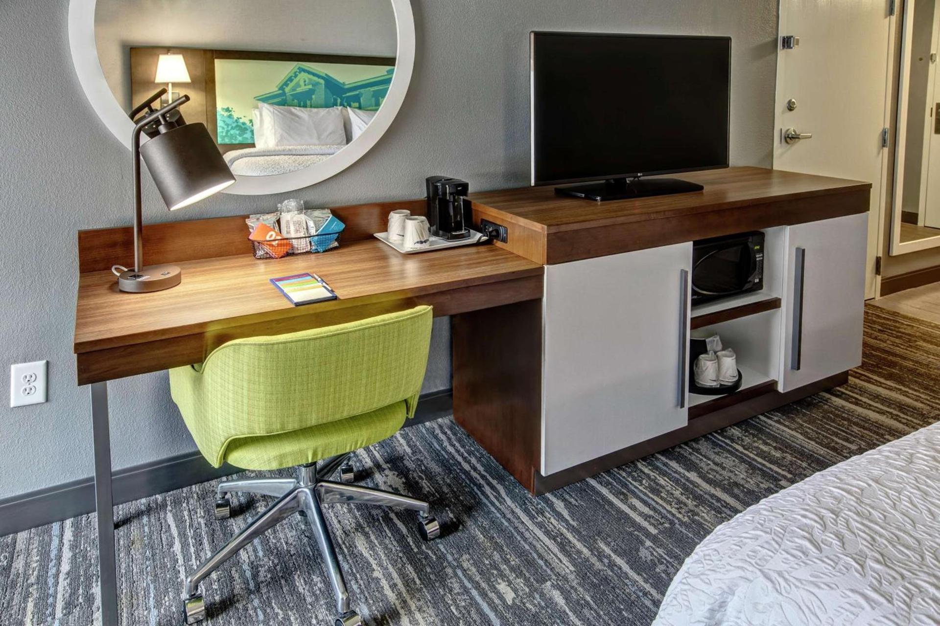 Hampton Inn Batesville photo 11