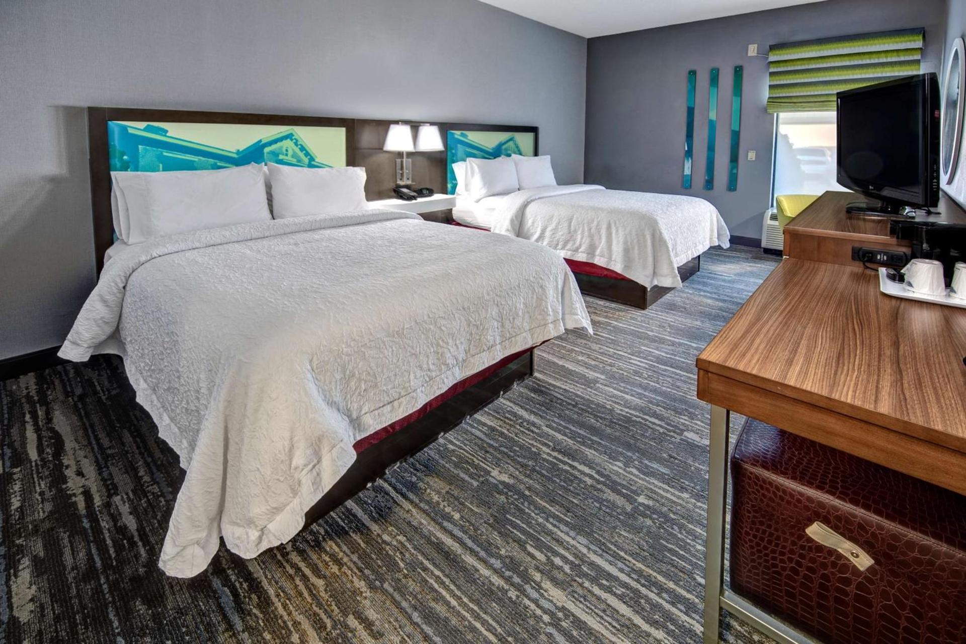 Hampton Inn Batesville photo 17