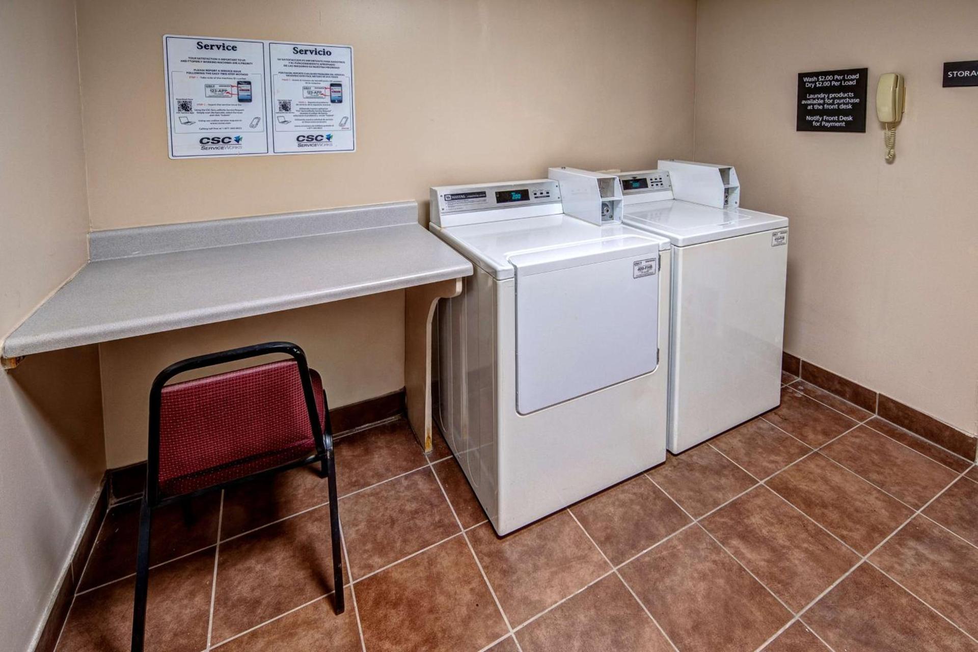 Hampton Inn Batesville photo 23