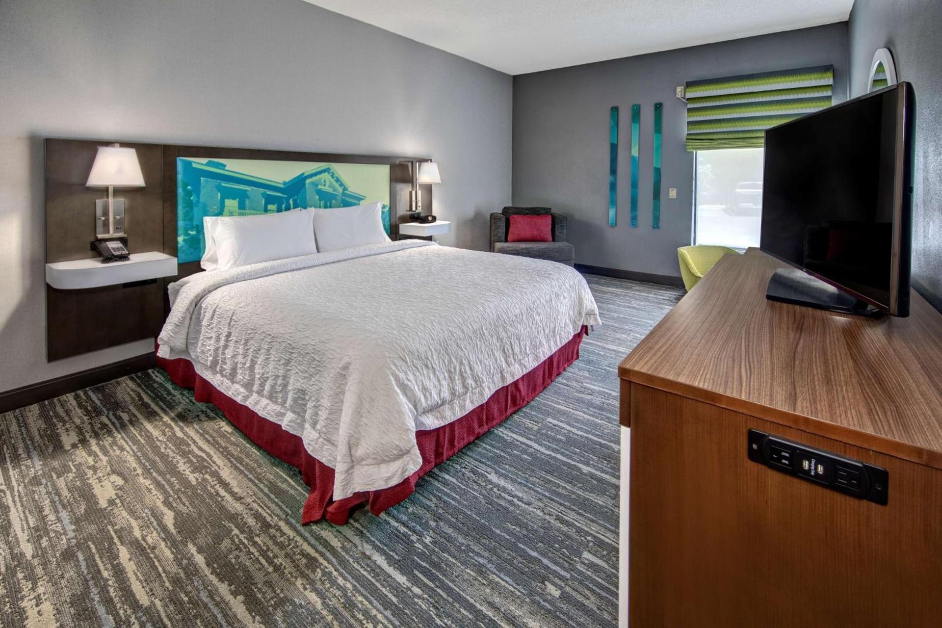 Hampton Inn Batesville photo 21