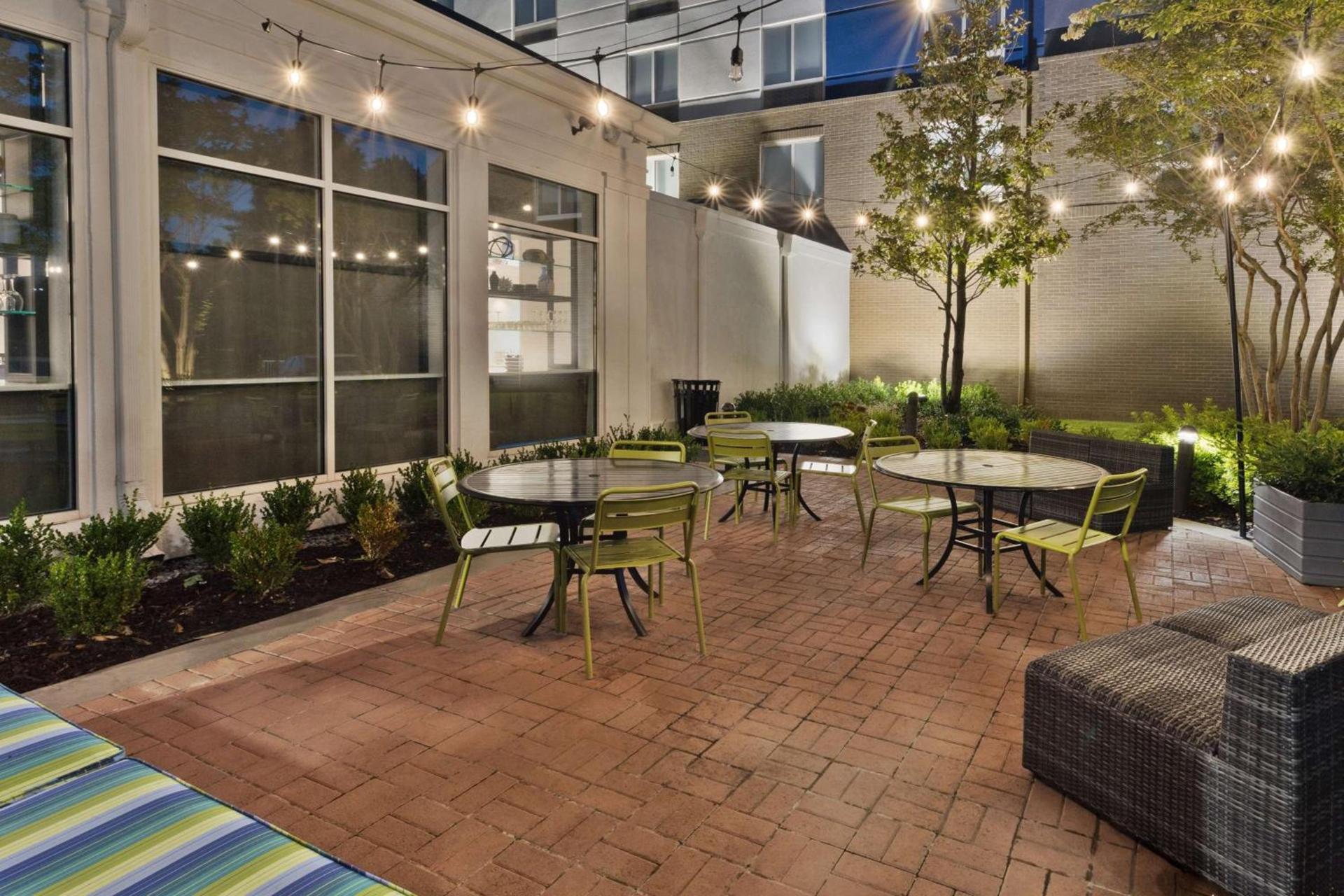 Hilton Garden Inn Birmingham/Lakeshore Drive photo 3