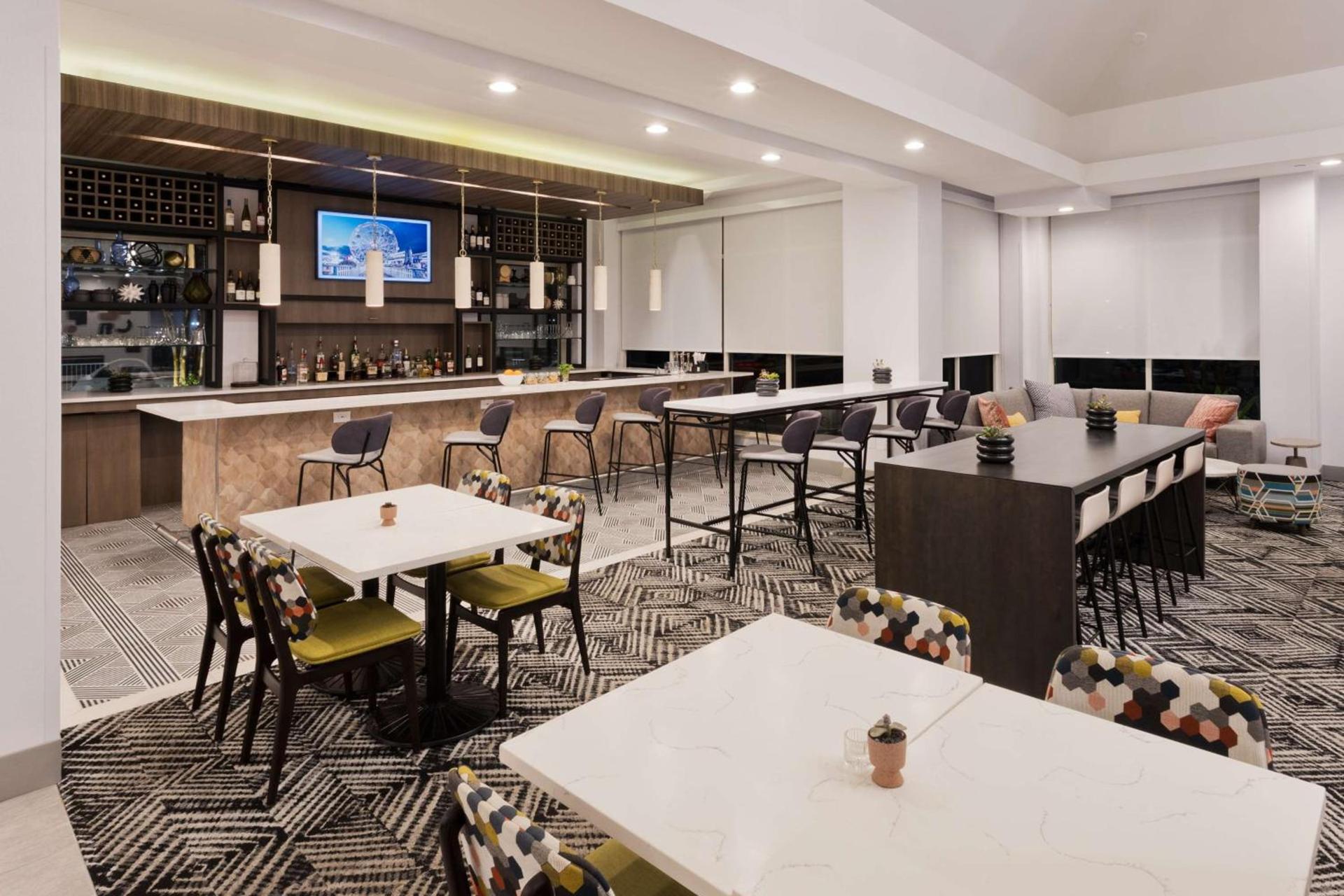 Hilton Garden Inn Birmingham/Lakeshore Drive photo 5