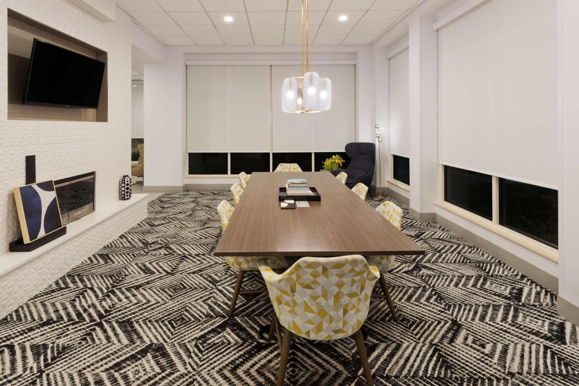 Hilton Garden Inn Birmingham/Lakeshore Drive photo 12