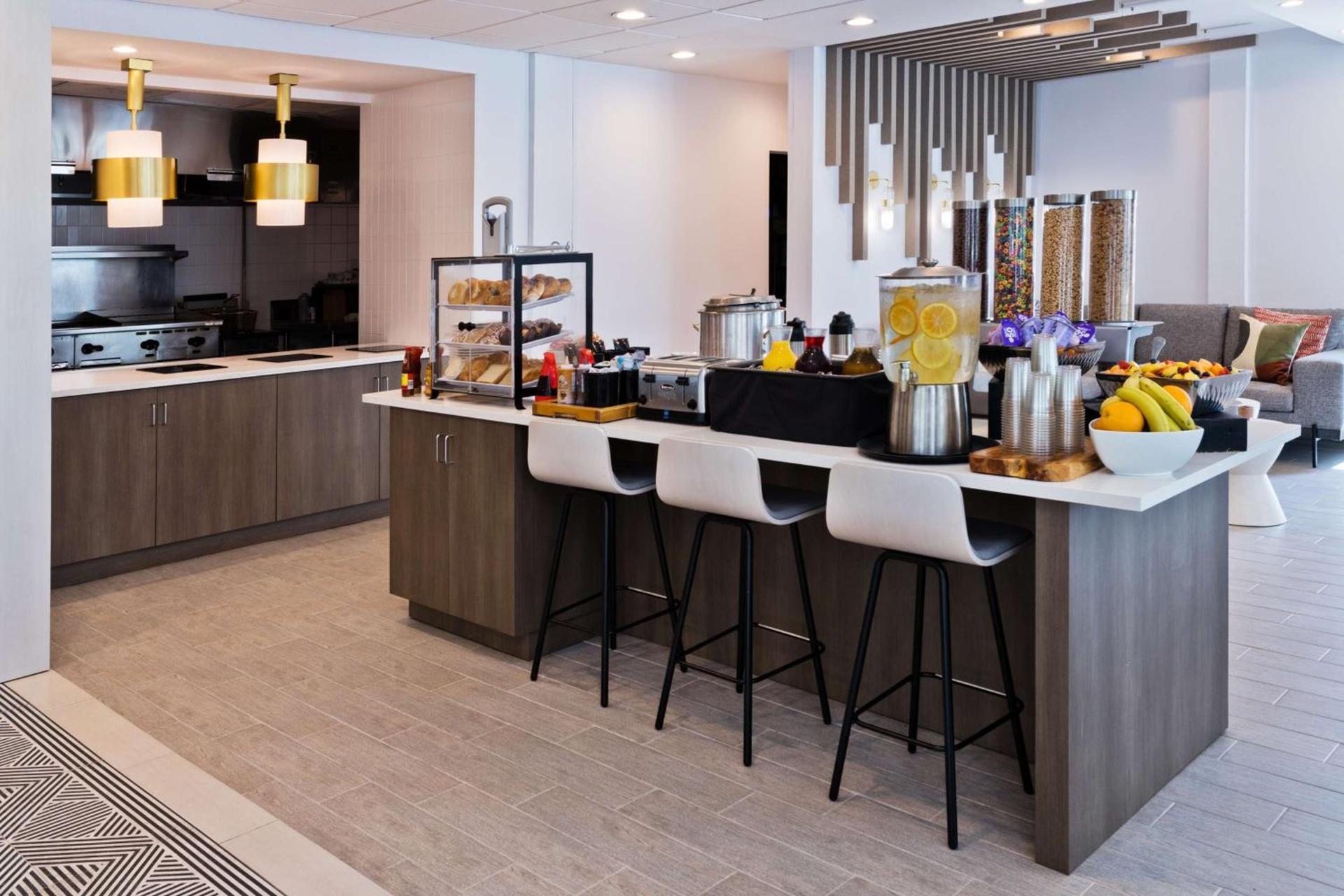 Hilton Garden Inn Birmingham/Lakeshore Drive photo 16