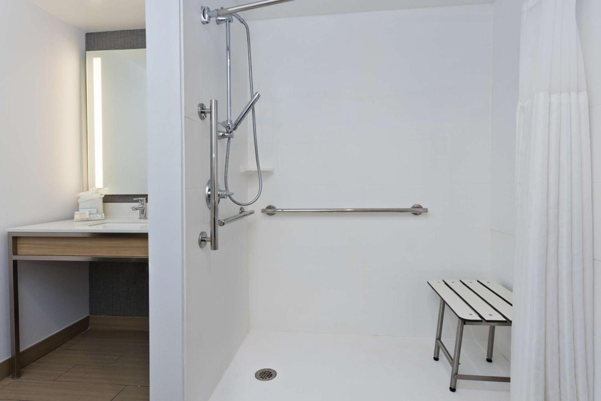Hilton Garden Inn Birmingham/Lakeshore Drive photo 22