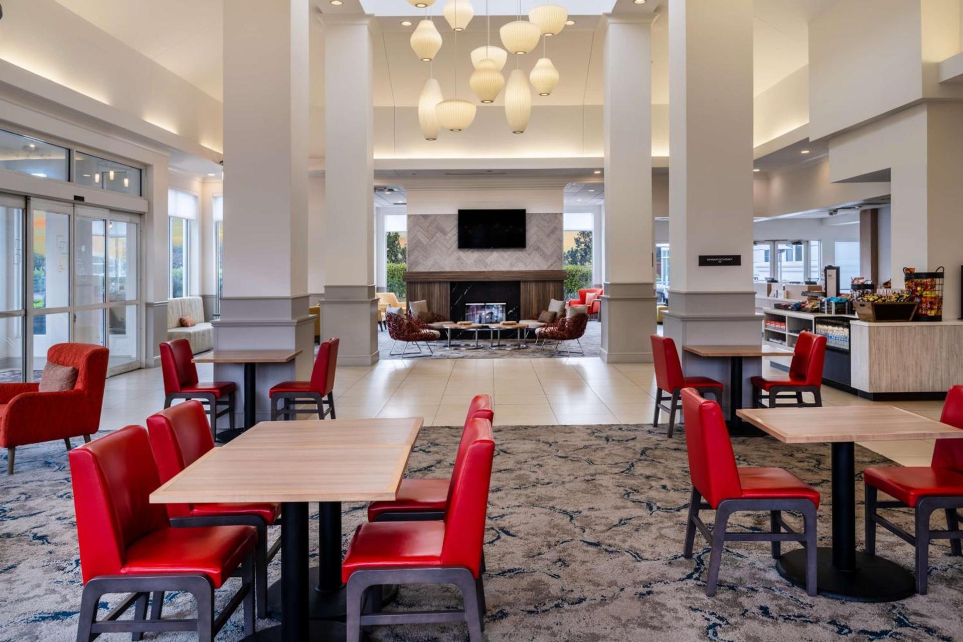 Hilton Garden Inn Bakersfield photo 6
