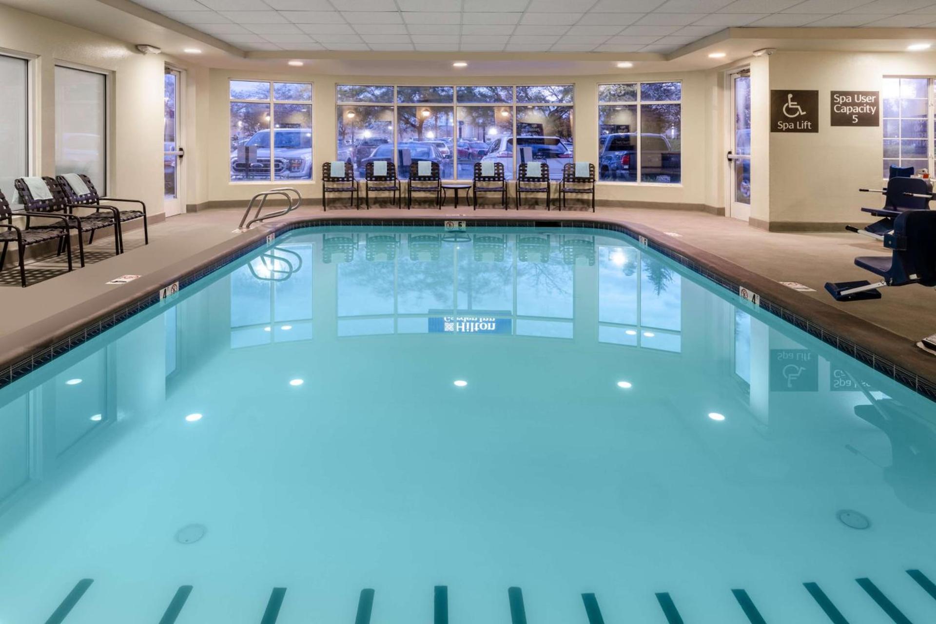 Hilton Garden Inn Bakersfield photo 10