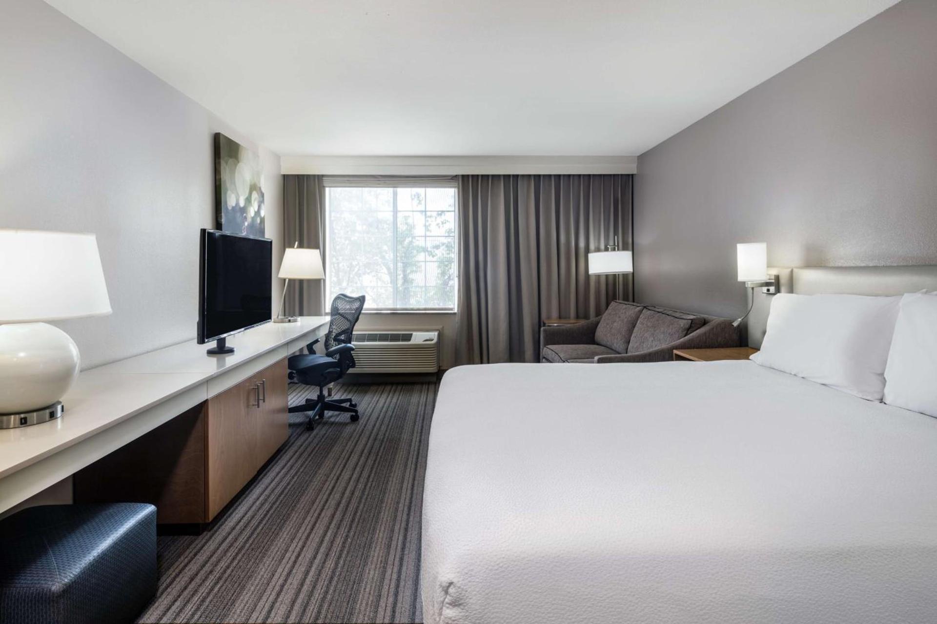 Hilton Garden Inn Bakersfield photo 18