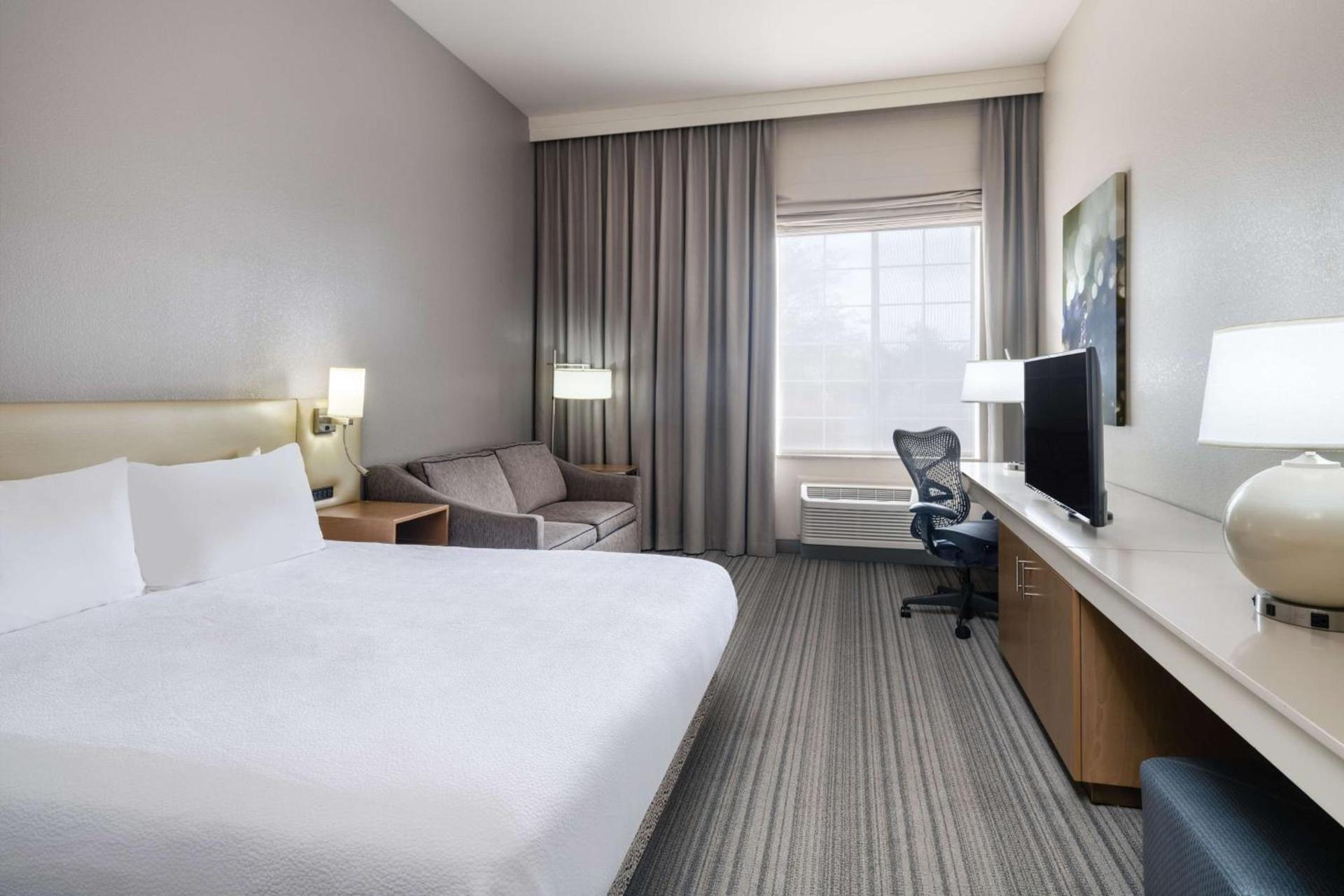 Hilton Garden Inn Bakersfield photo 19
