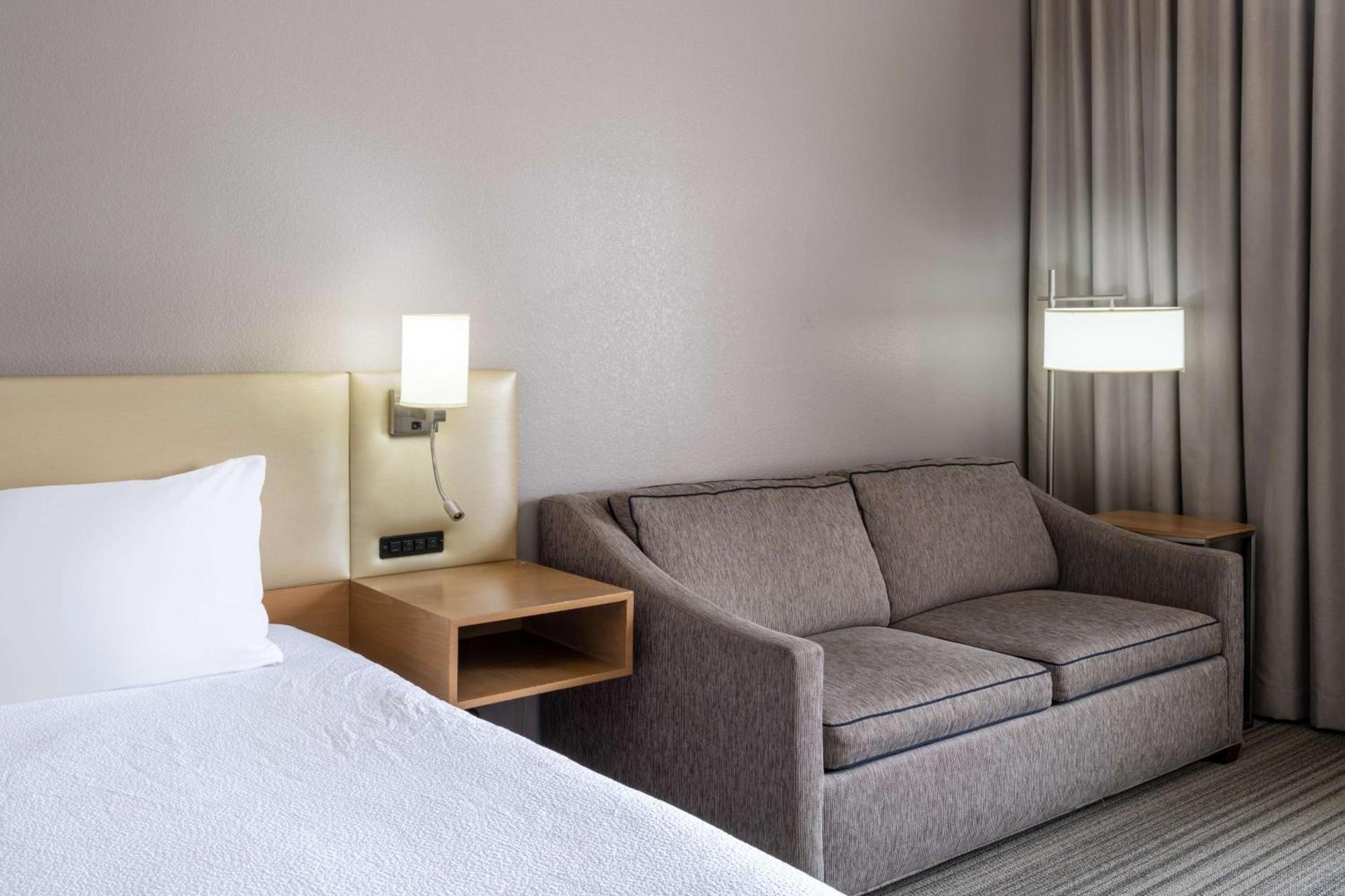 Hilton Garden Inn Bakersfield photo 25