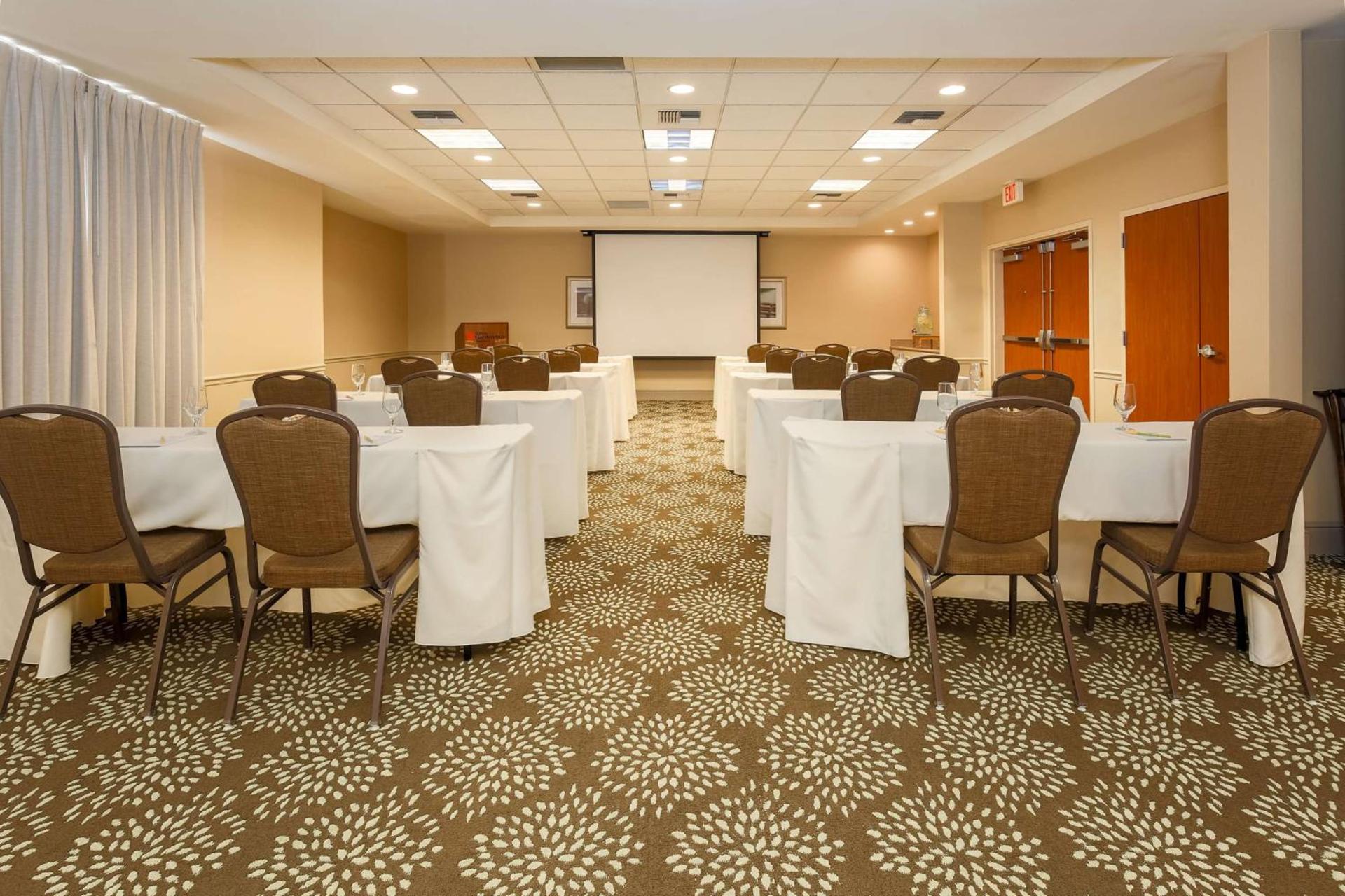 Hilton Garden Inn Bakersfield photo 36