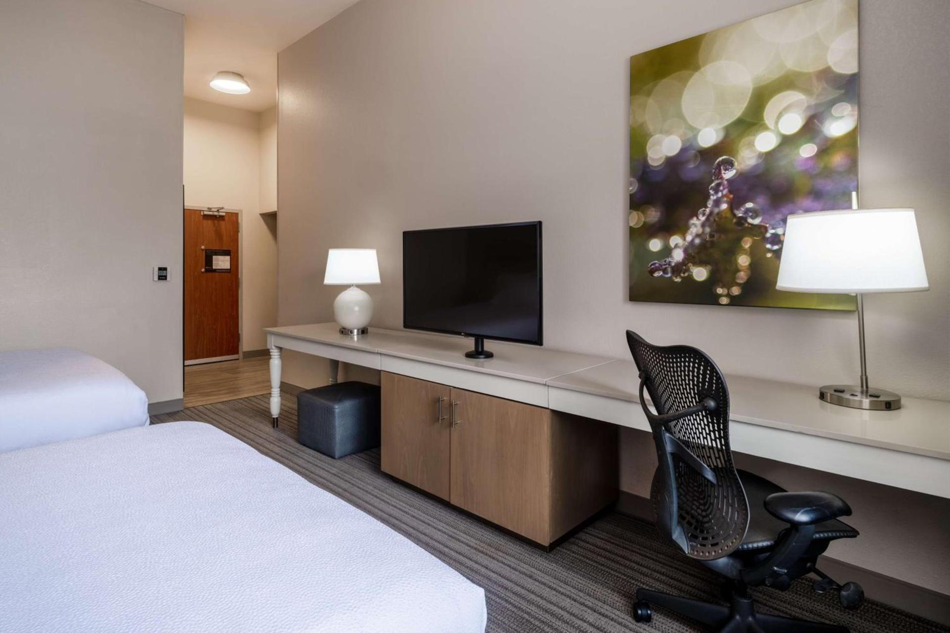 Hilton Garden Inn Bakersfield photo 39