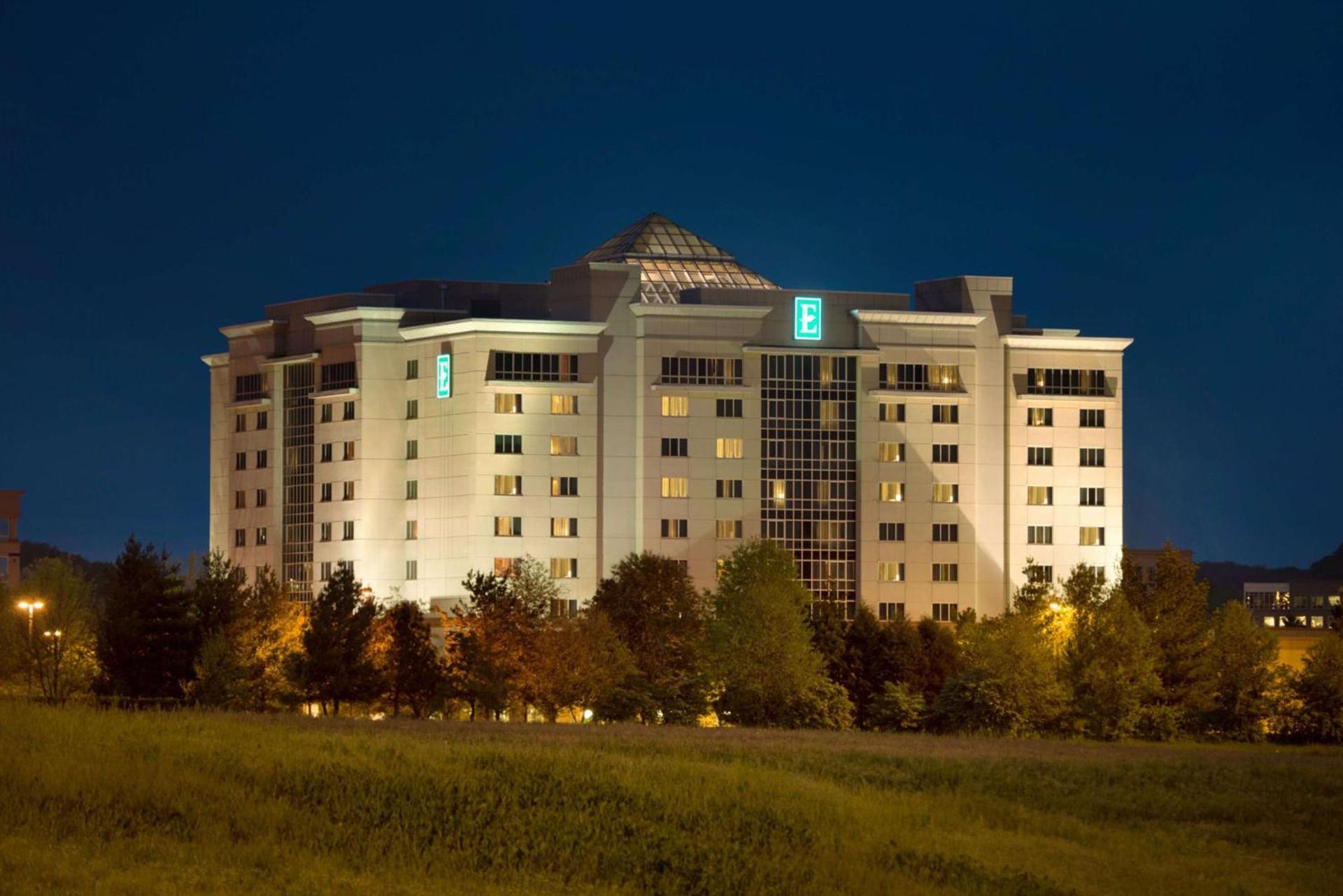 Embassy Suites by Hilton Franklin Cool Spring — hotel in Franklin