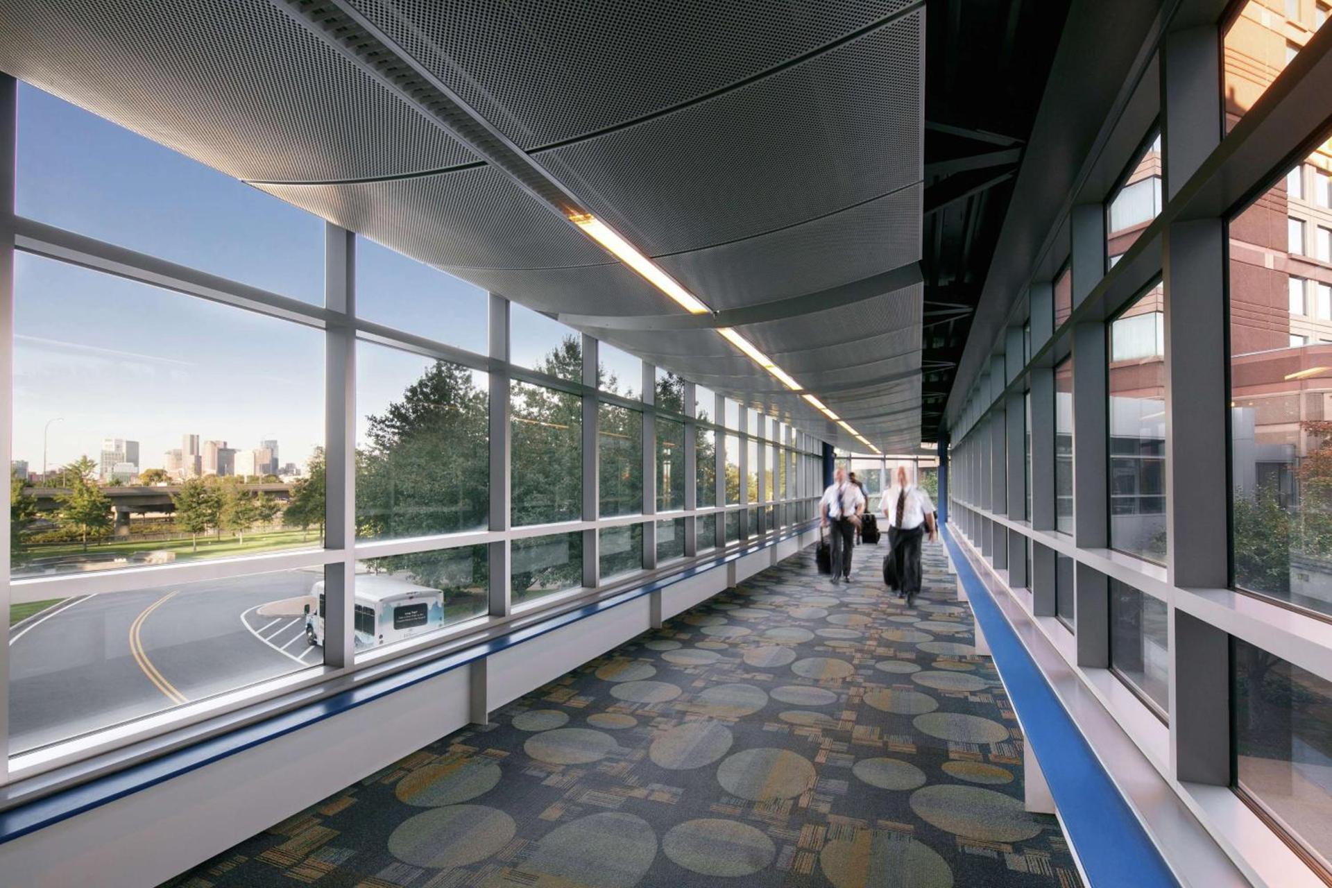 Hilton Boston Logan Airport photo 5