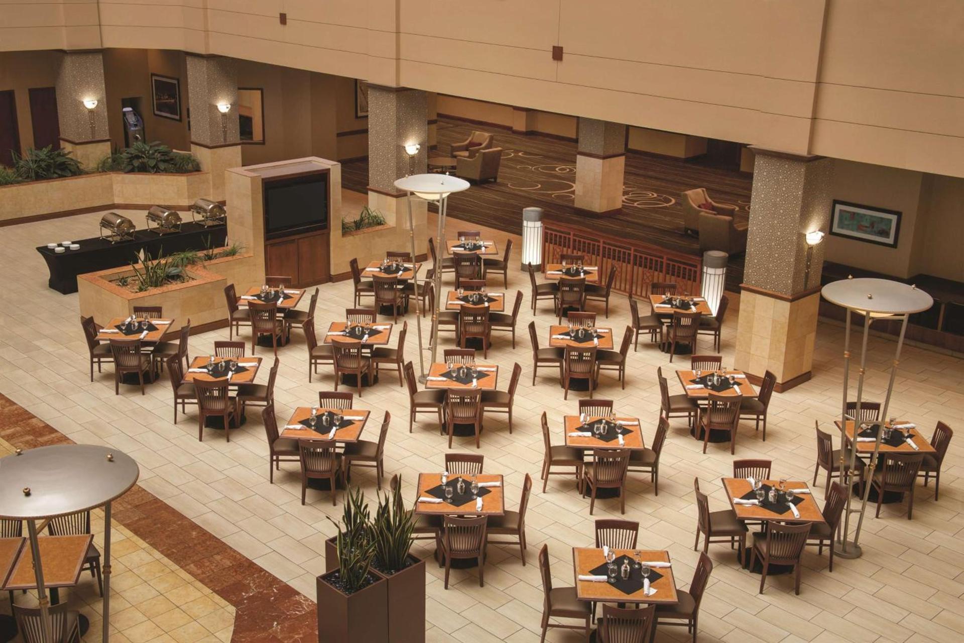 Embassy Suites by Hilton Franklin Cool Spring photo 9
