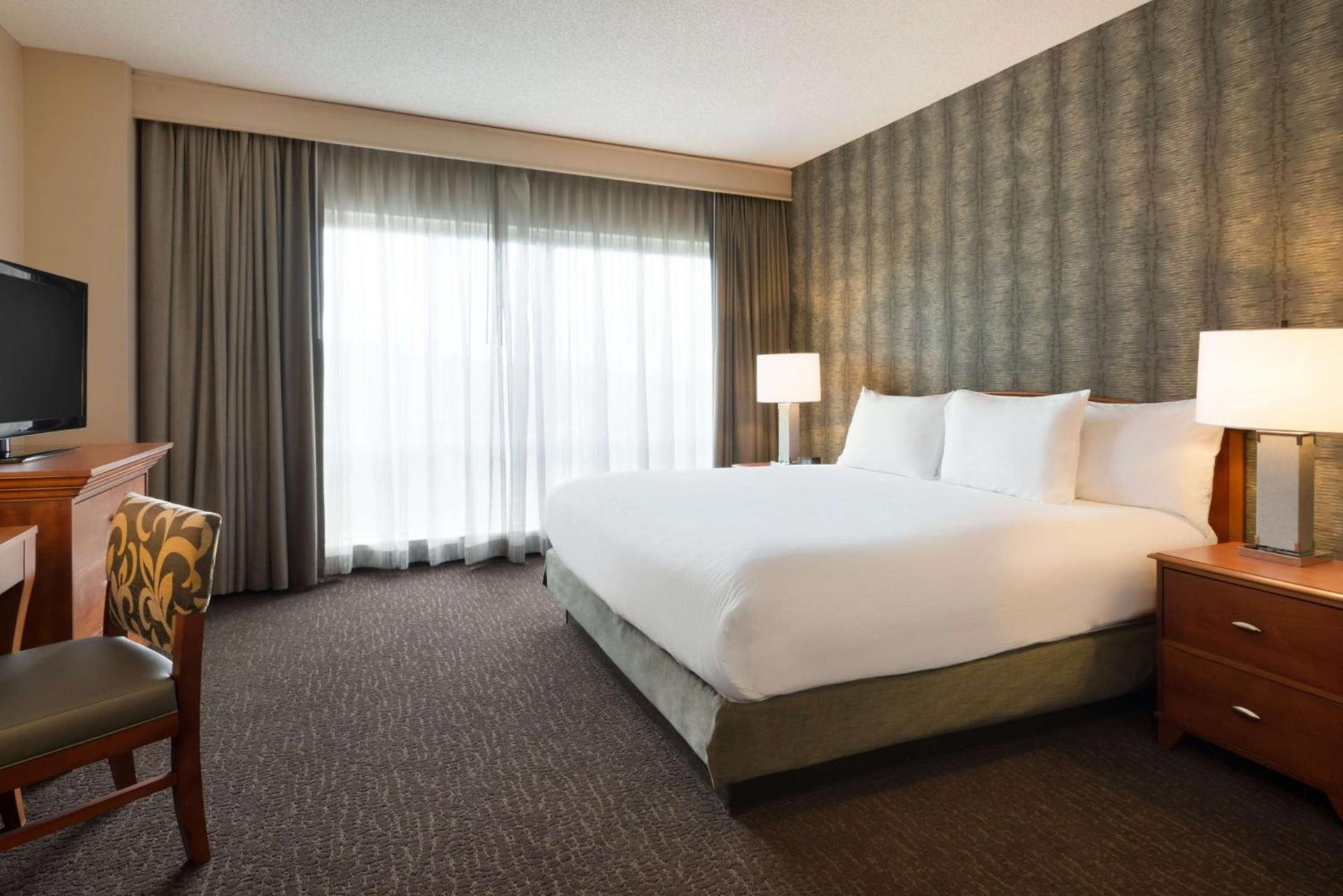 Embassy Suites by Hilton Franklin Cool Spring photo 36