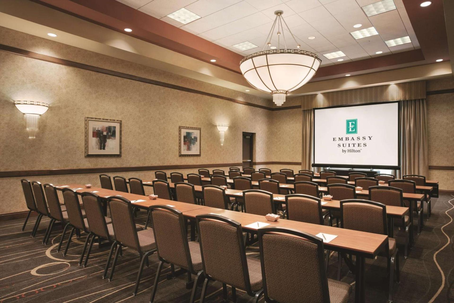 Embassy Suites by Hilton Franklin Cool Spring photo 52