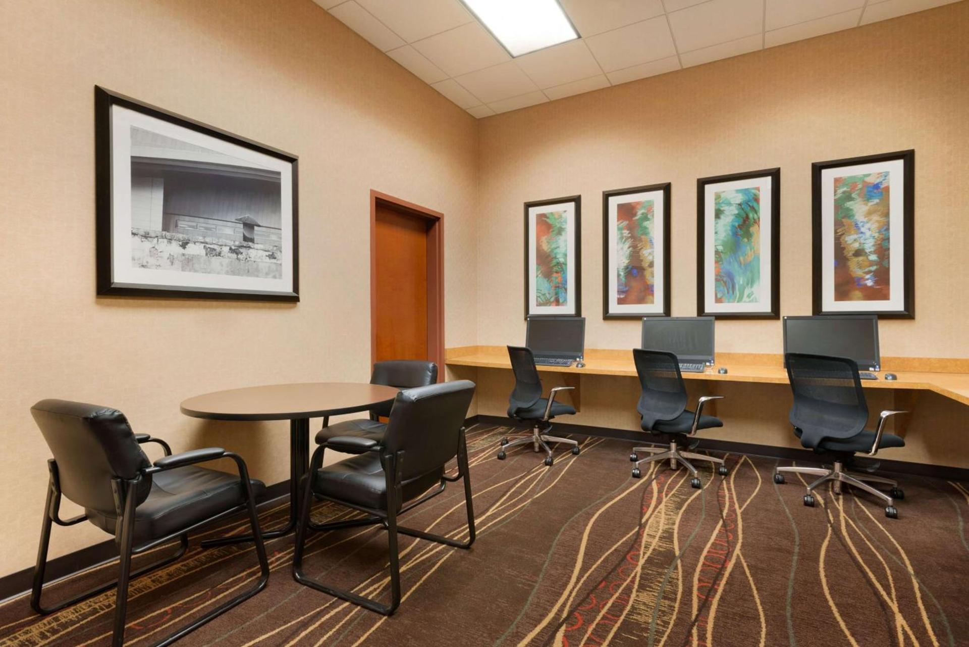 Embassy Suites by Hilton Franklin Cool Spring photo 65