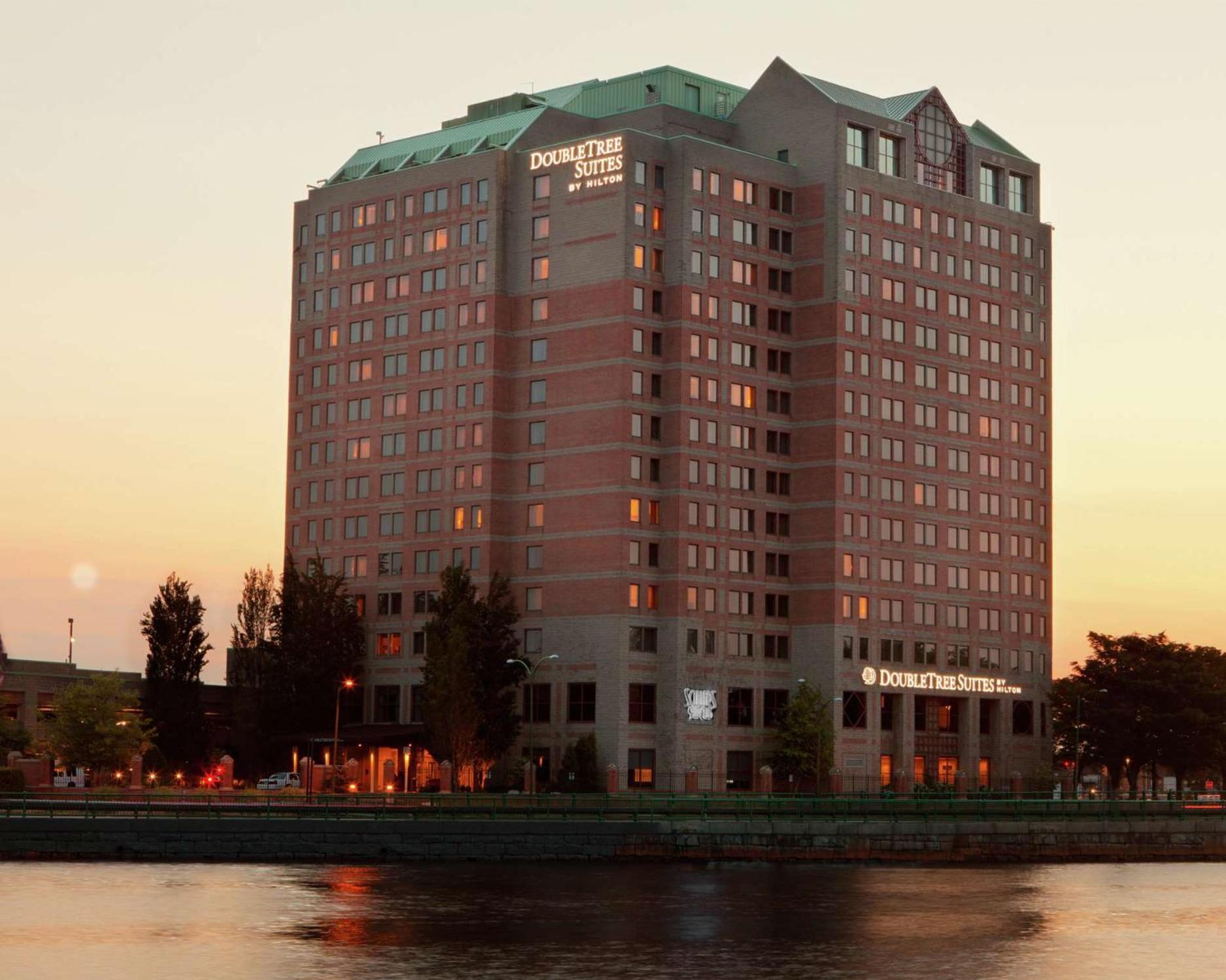 DoubleTree Suites by Hilton Hotel Boston - Cambridge photo 5