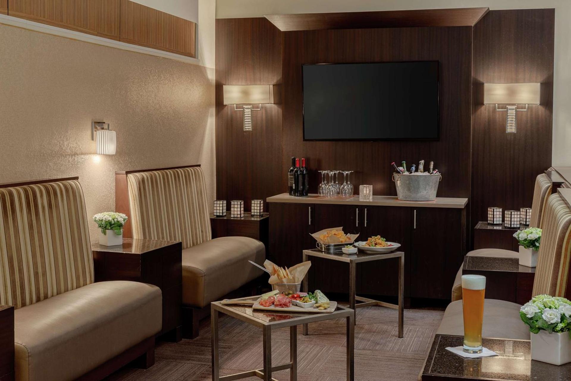 DoubleTree Suites by Hilton Hotel Boston - Cambridge photo 17