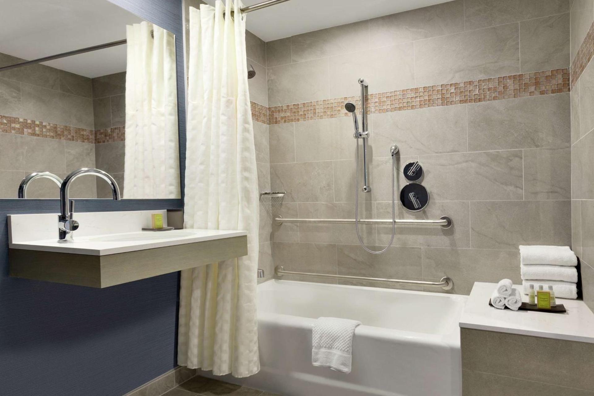 DoubleTree Suites by Hilton Hotel Boston - Cambridge photo 27