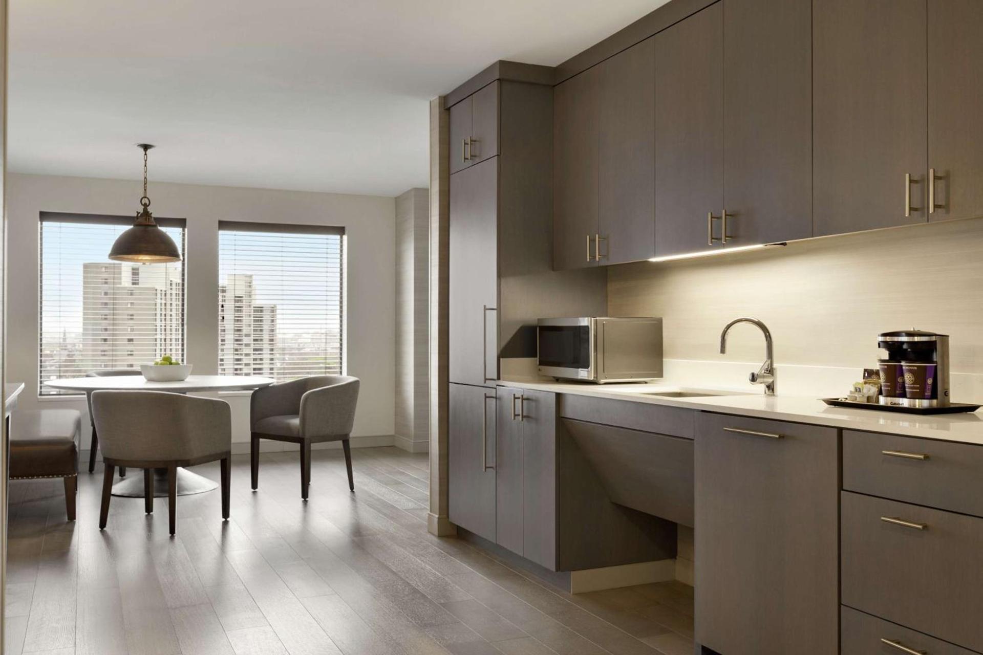 DoubleTree Suites by Hilton Hotel Boston - Cambridge photo 40