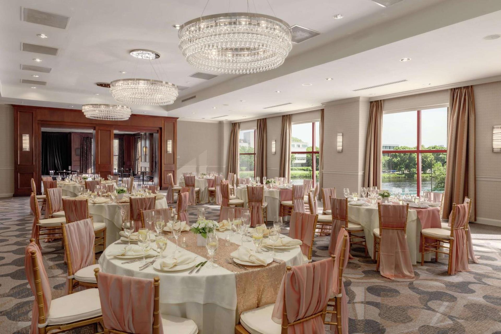 DoubleTree Suites by Hilton Hotel Boston - Cambridge photo 45