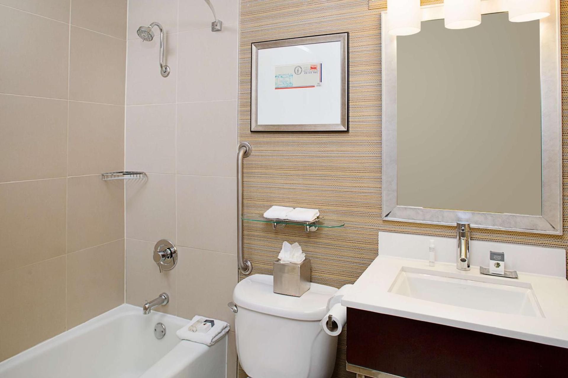 DoubleTree by Hilton Baltimore - BWI Airport photo 16