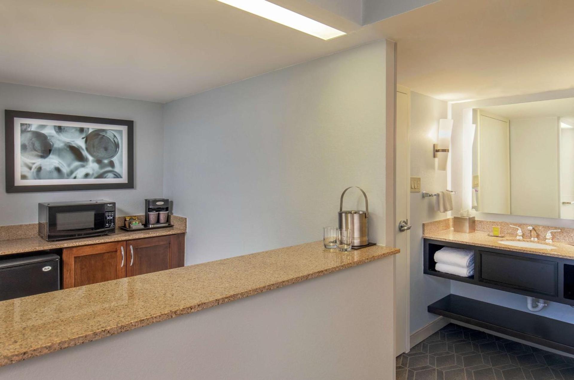 DoubleTree by Hilton Columbia photo 39