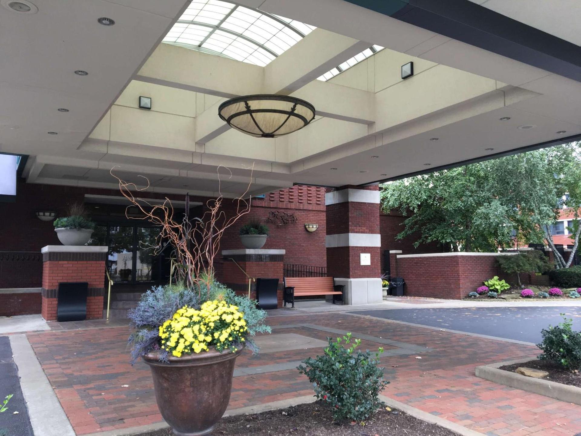 DoubleTree by Hilton Akron Fairlawn photo 1