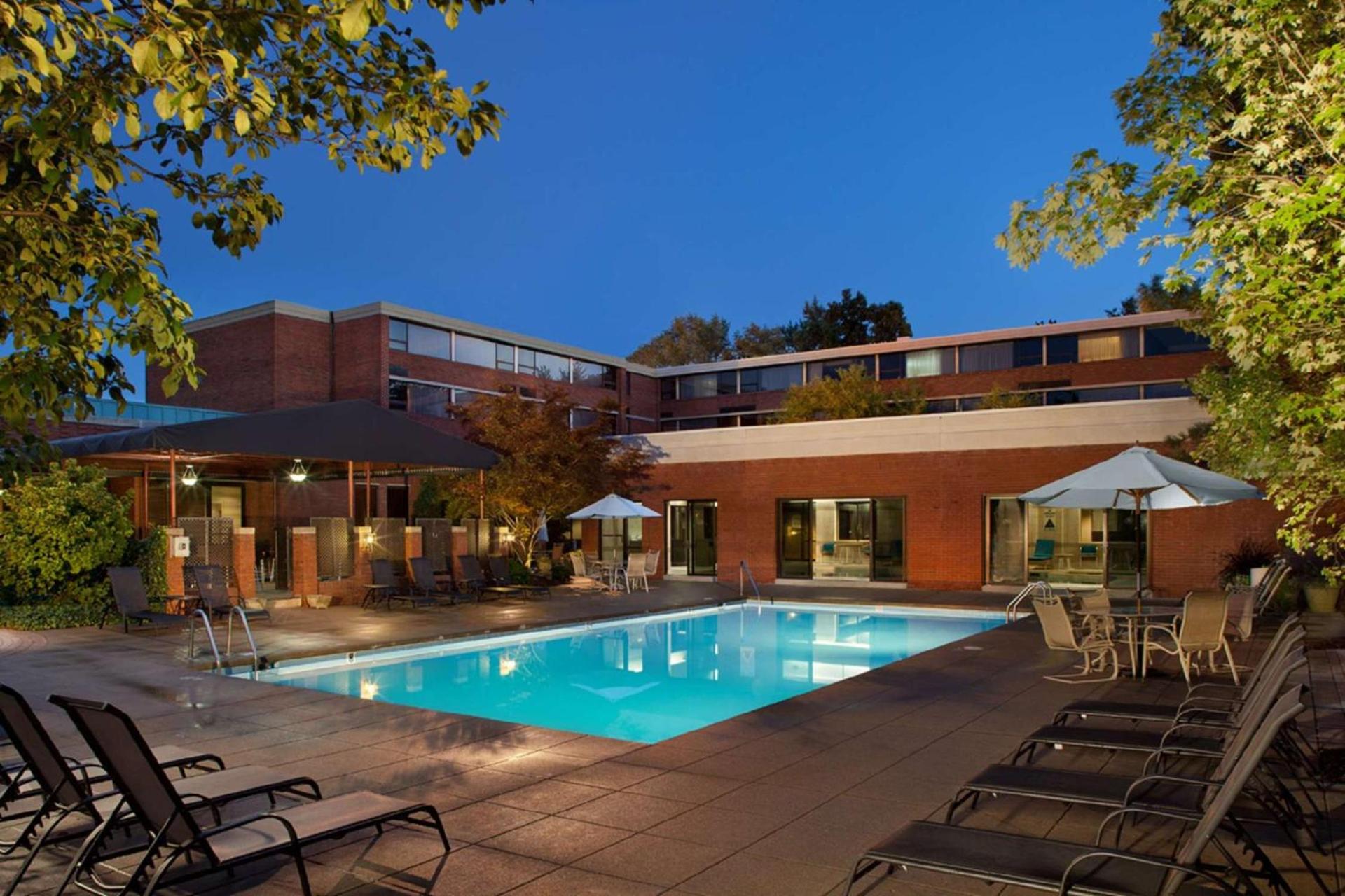 DoubleTree by Hilton Akron Fairlawn photo 6