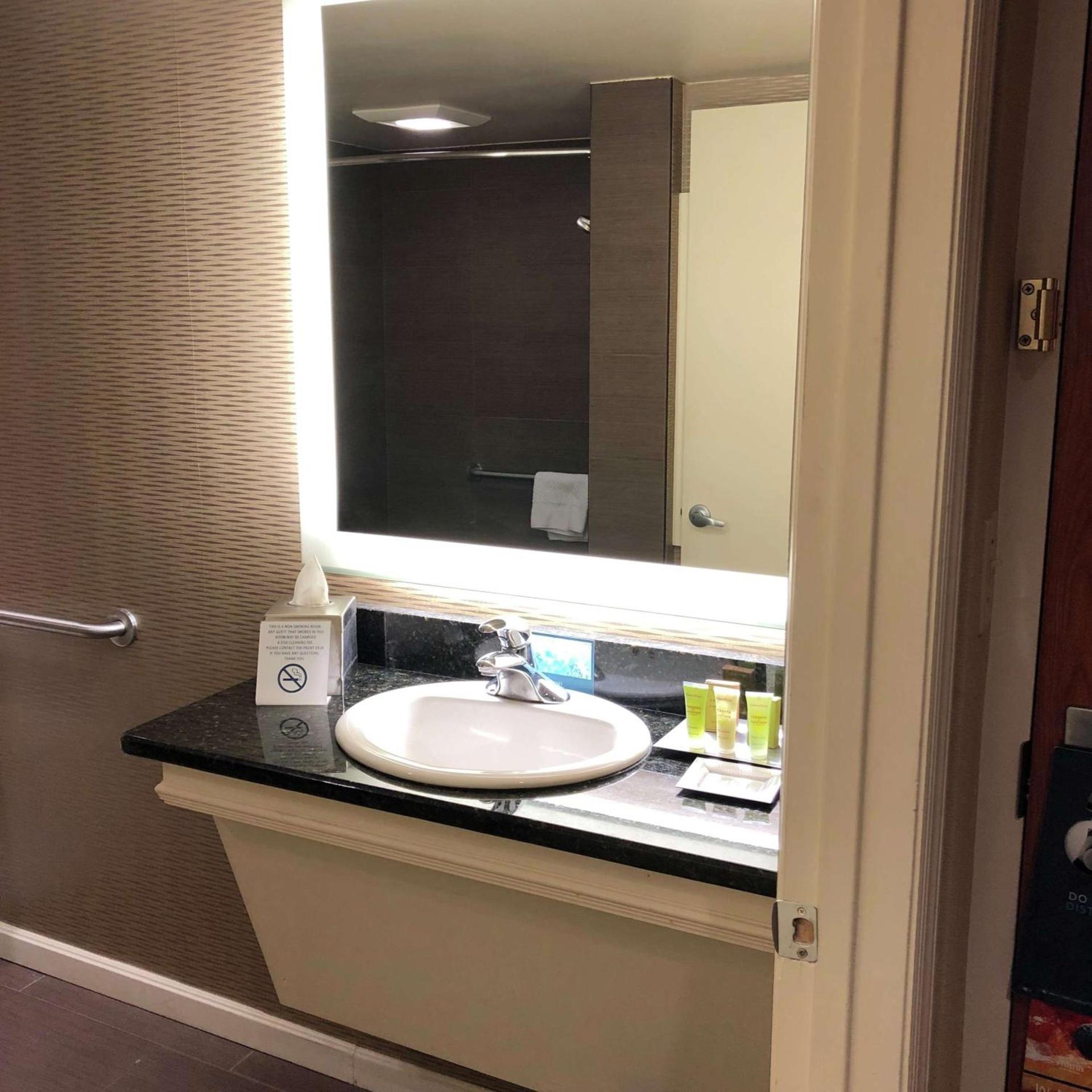 DoubleTree by Hilton Akron Fairlawn photo 31