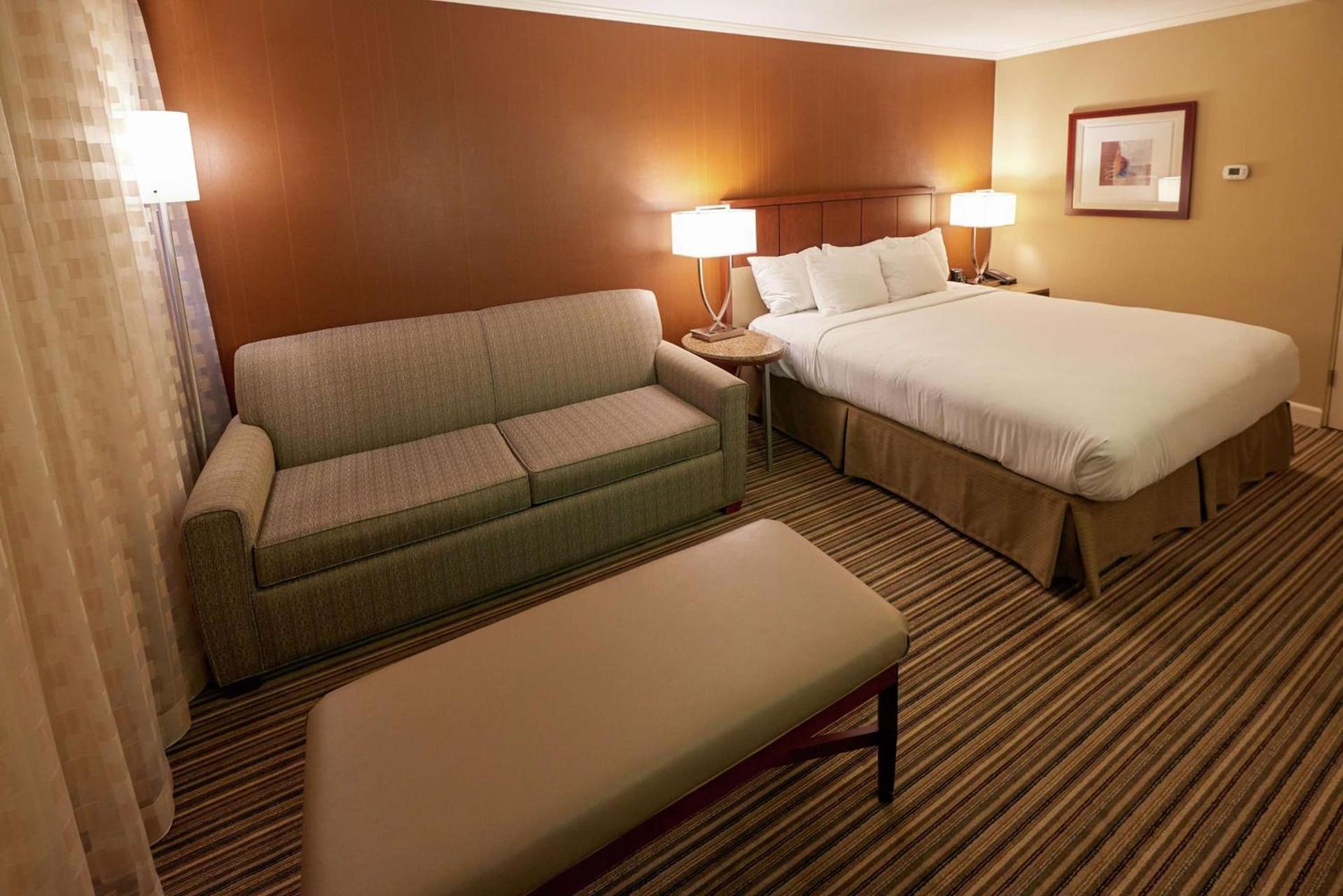 DoubleTree by Hilton Akron Fairlawn photo 33